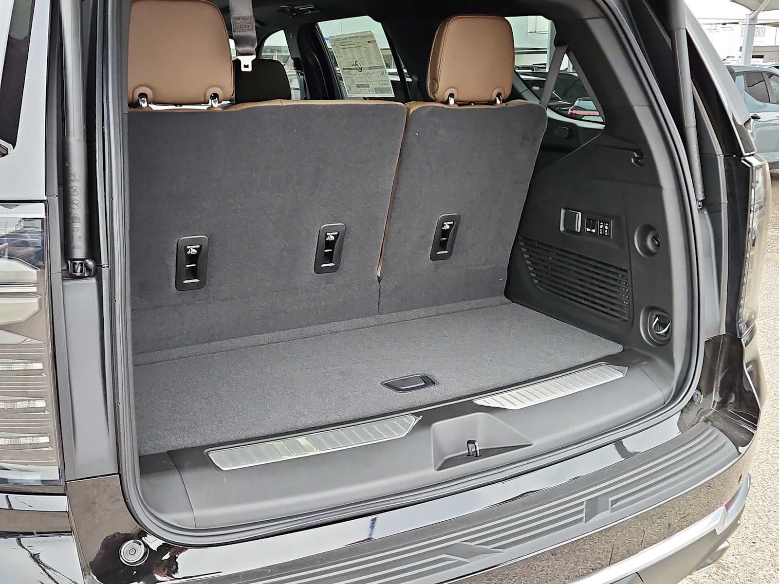 Thumbnail: 2026 Chevrolet Tahoe - 23