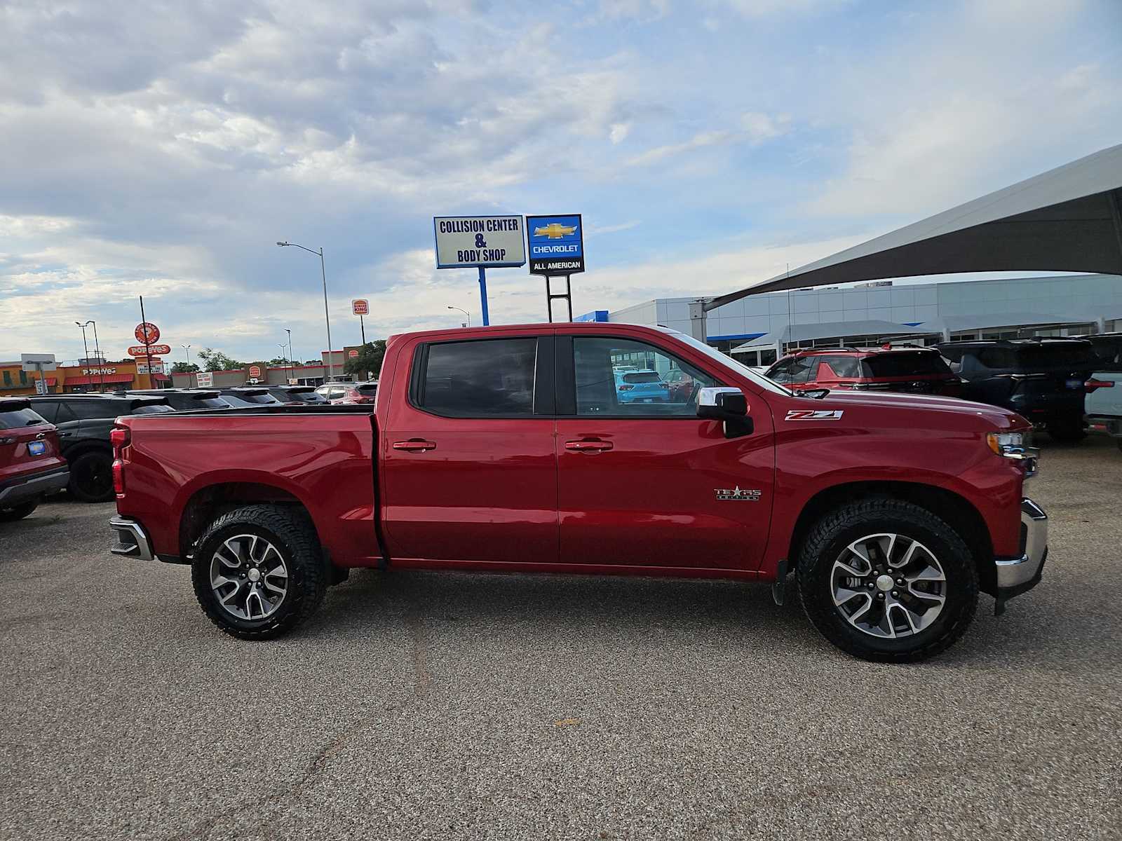 Thumbnail: 2022 Chevrolet Silverado 1500 - 9