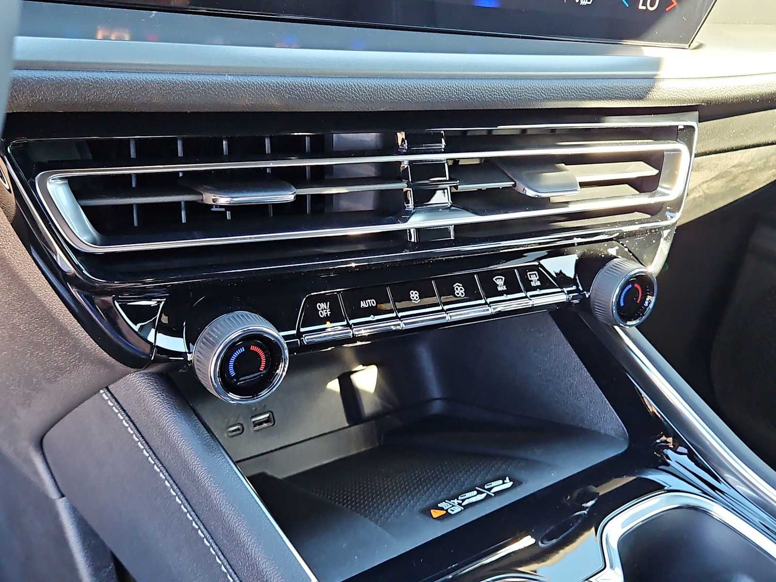 Thumbnail: 2026 Chevrolet Traverse - 23