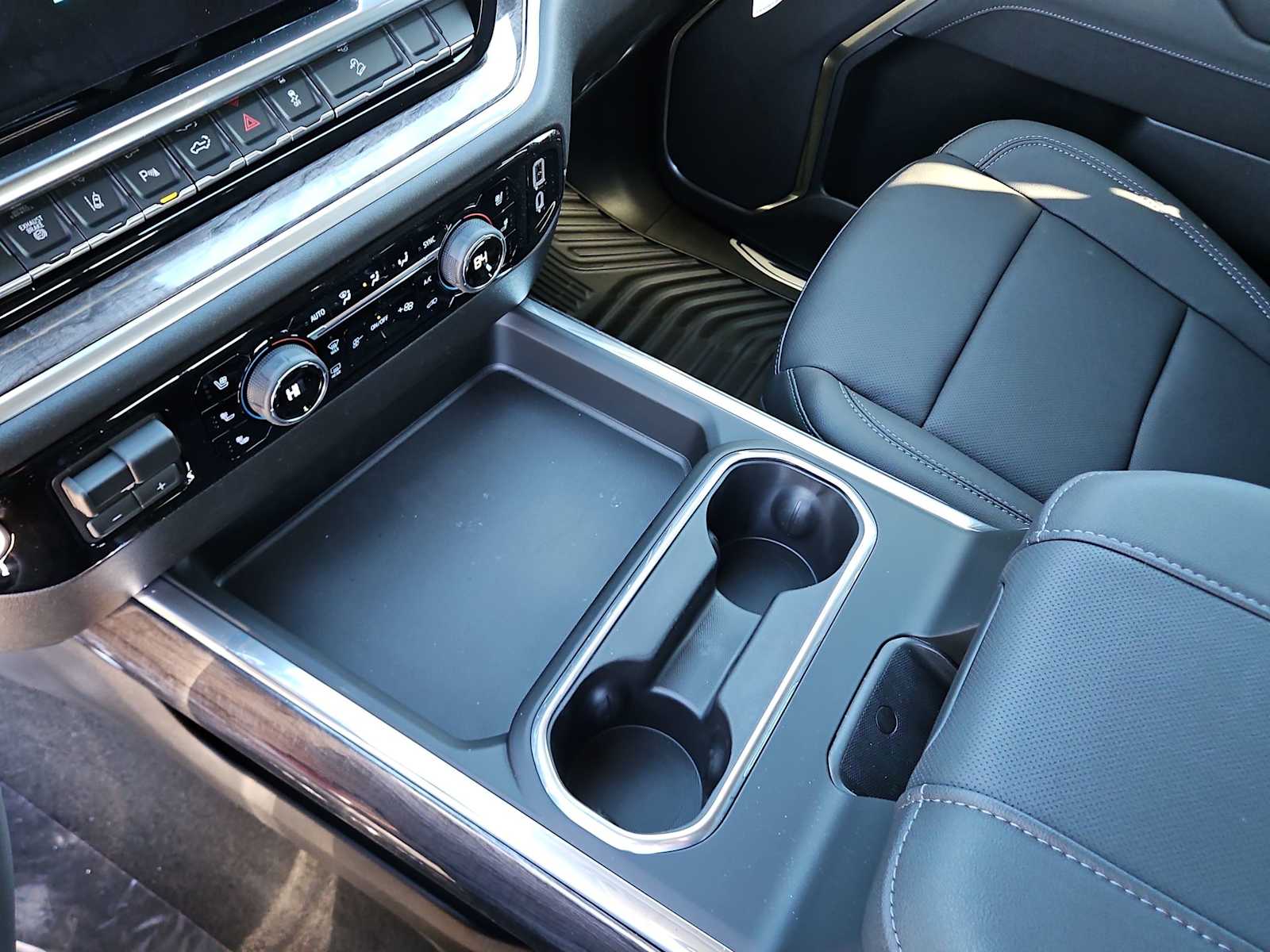 Thumbnail: 2026 Chevrolet Silverado 2500 - 23