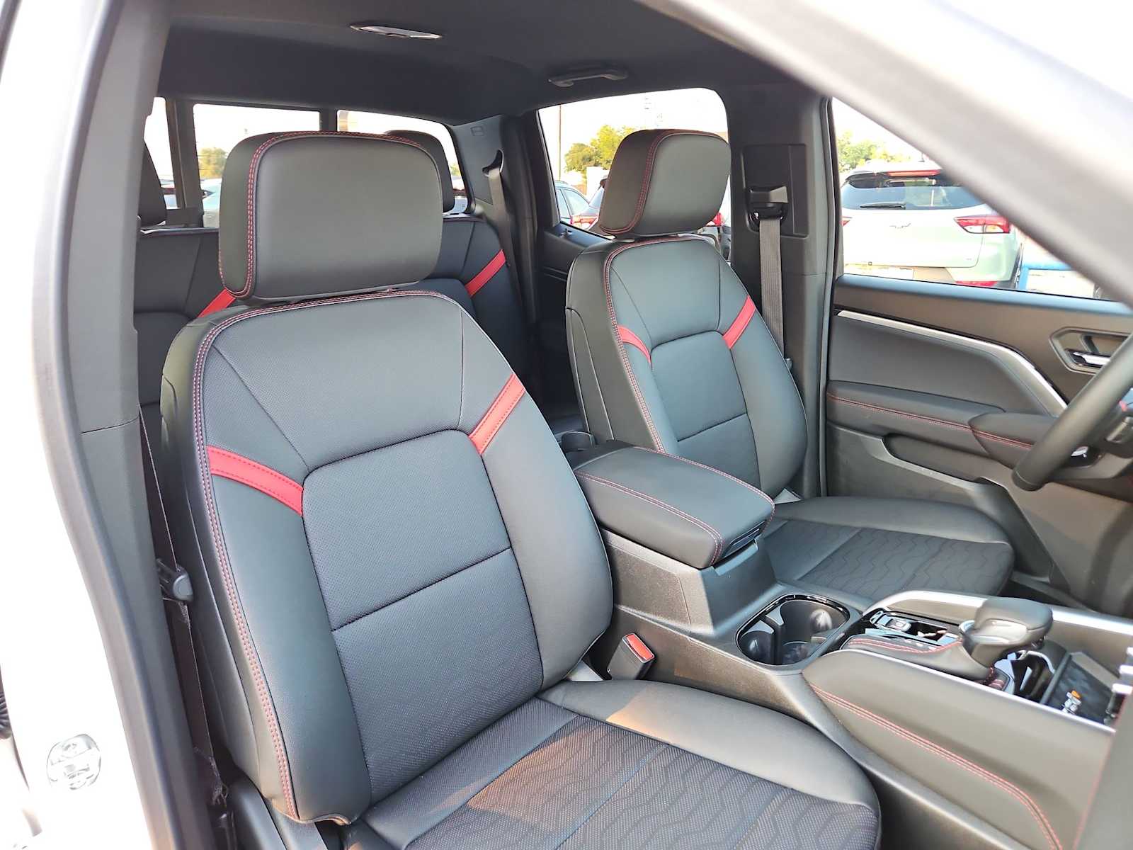 Thumbnail: 2026 Chevrolet Colorado - 21