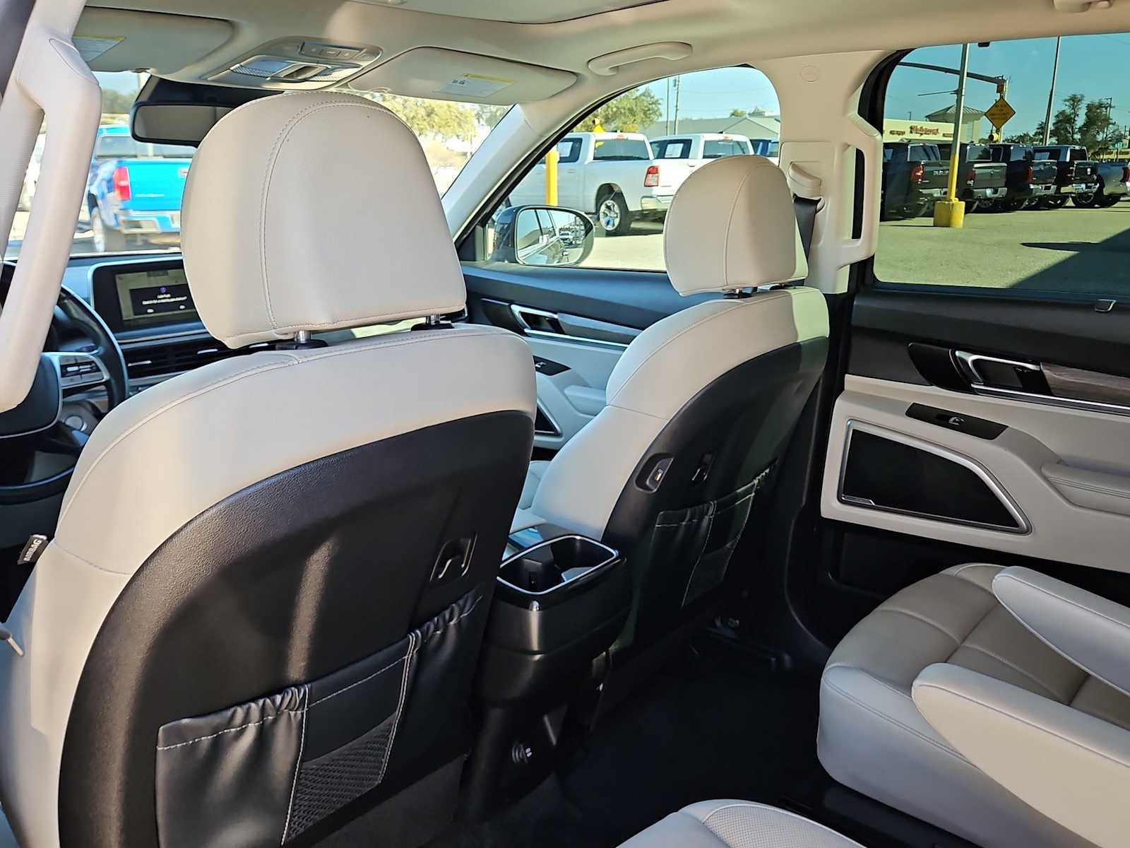 Thumbnail: 2022 Kia Telluride - 14