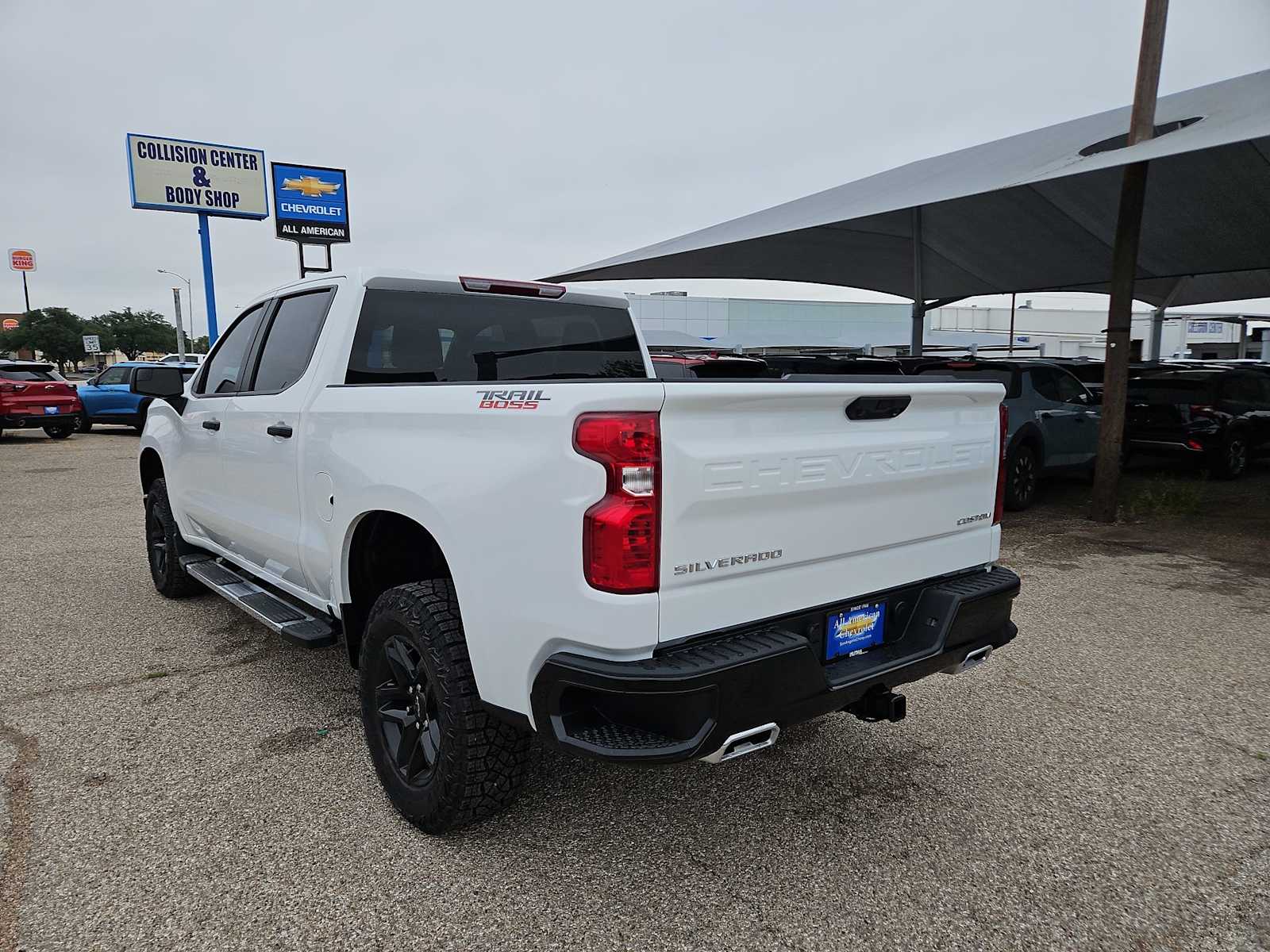 Thumbnail: 2026 Chevrolet Silverado 1500 - 6