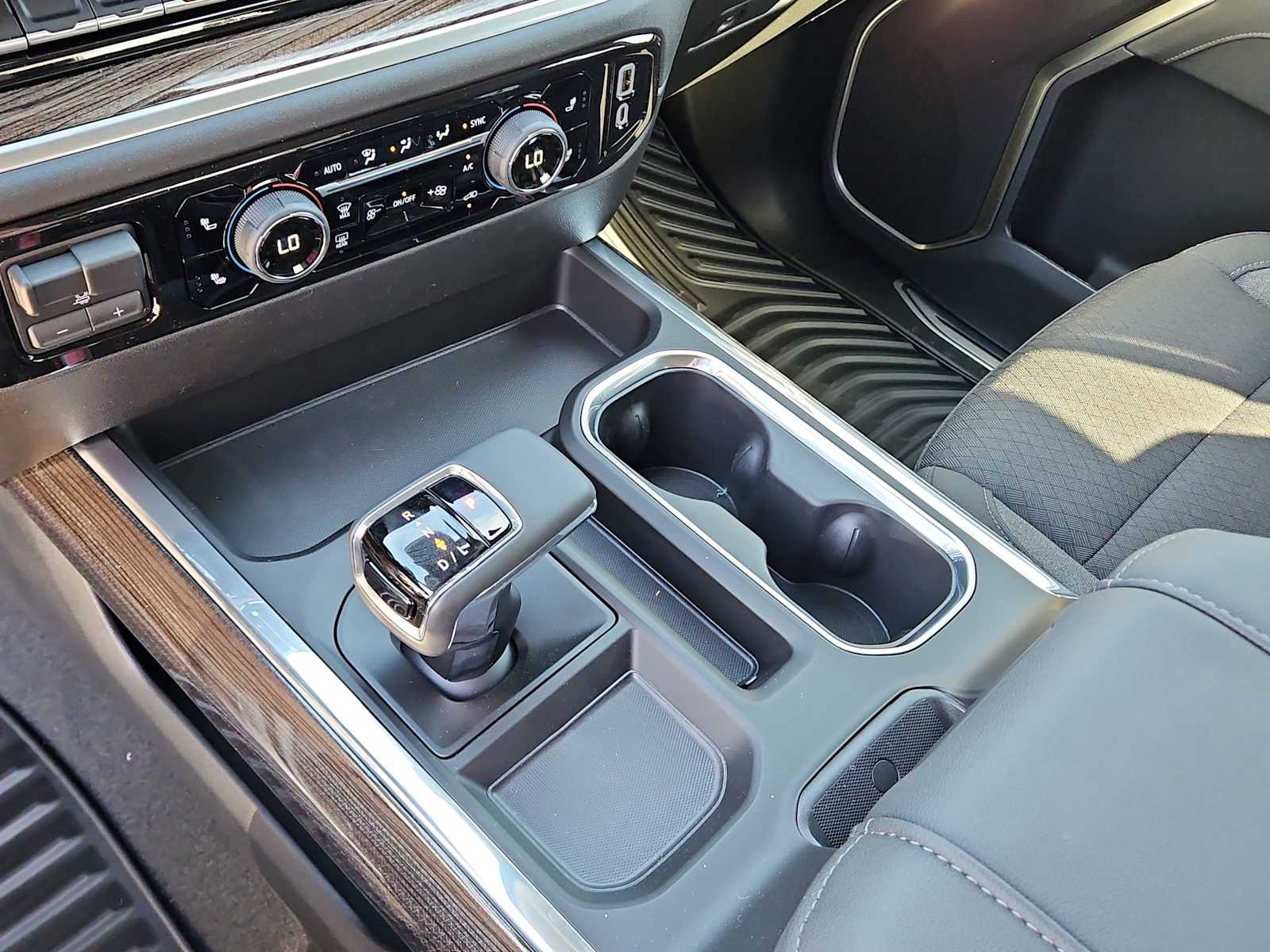 Thumbnail: 2026 Chevrolet Silverado 1500 - 20