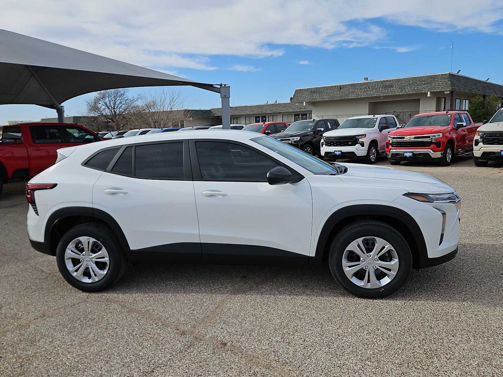 Thumbnail: 2026 Chevrolet Trax - 9