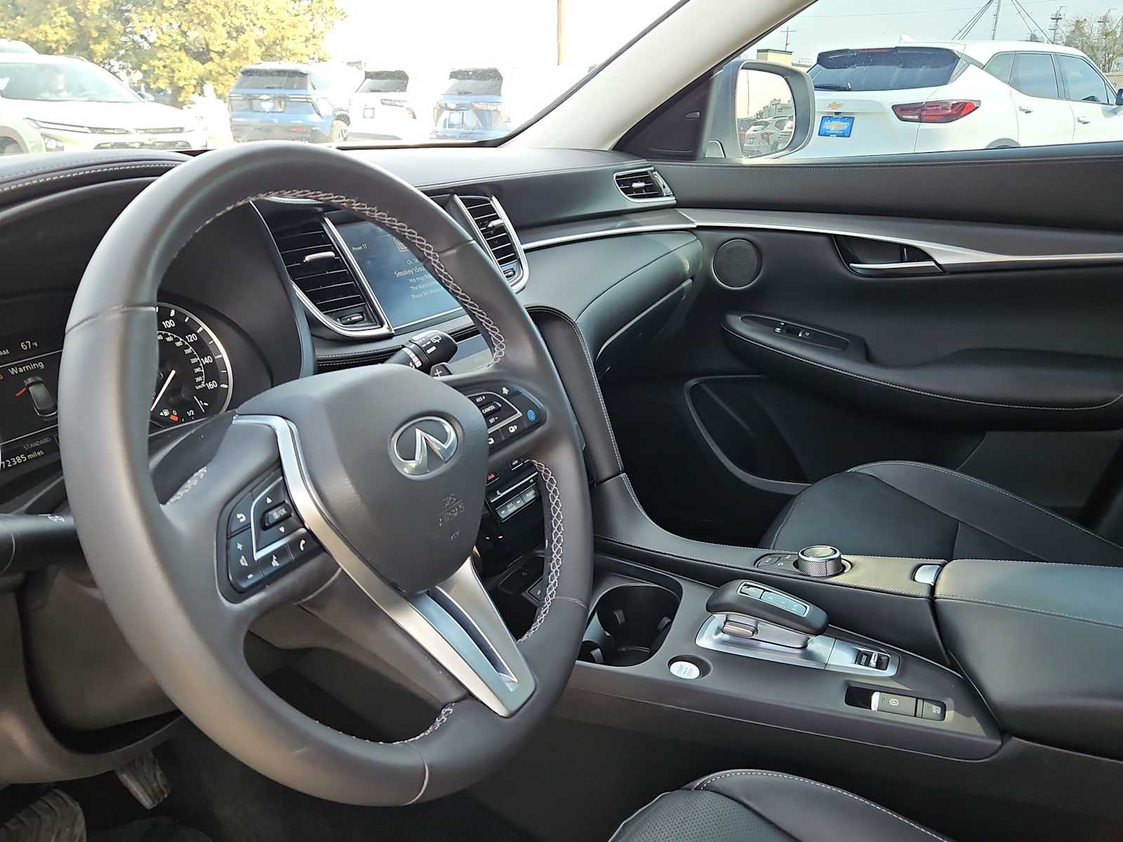 Thumbnail: 2023 INFINITI QX50 - 10