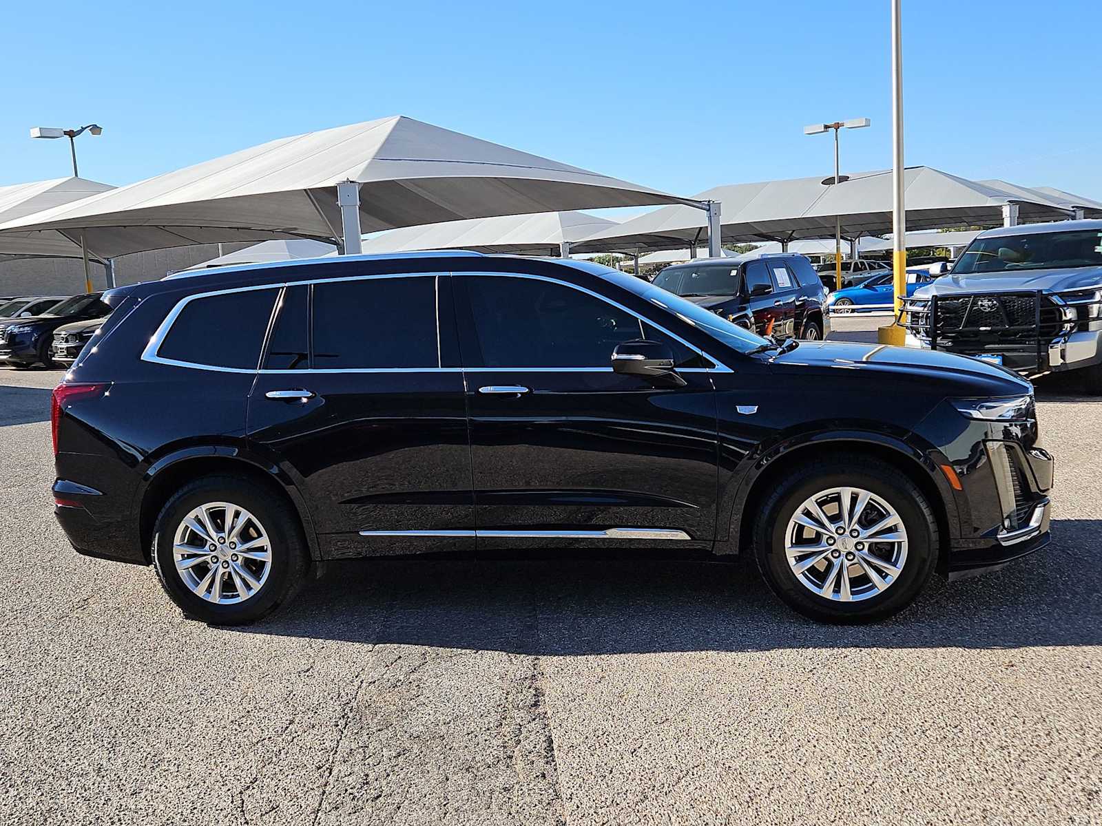 Thumbnail: 2022 Cadillac XT6 - 9