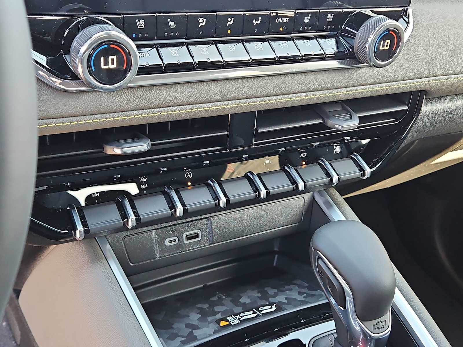 Thumbnail: 2026 Chevrolet Colorado - 24