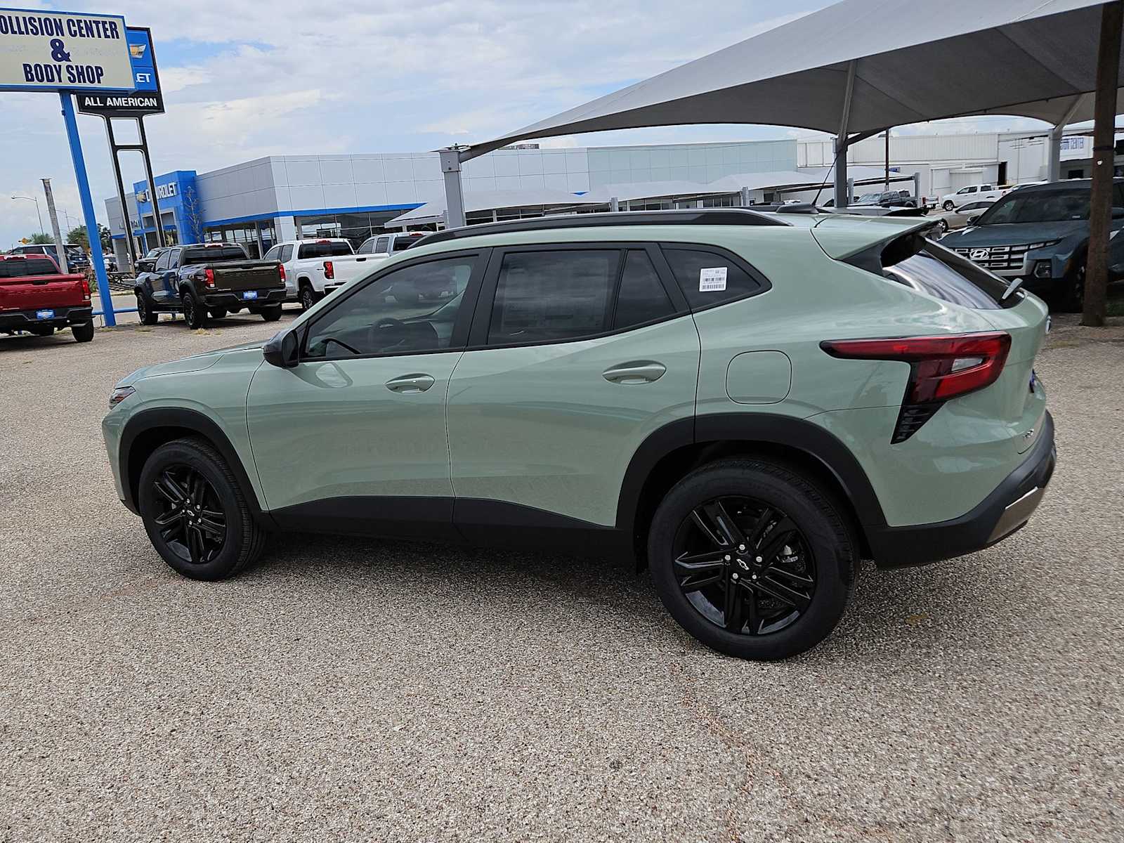 Thumbnail: 2025 Chevrolet Trax - 3