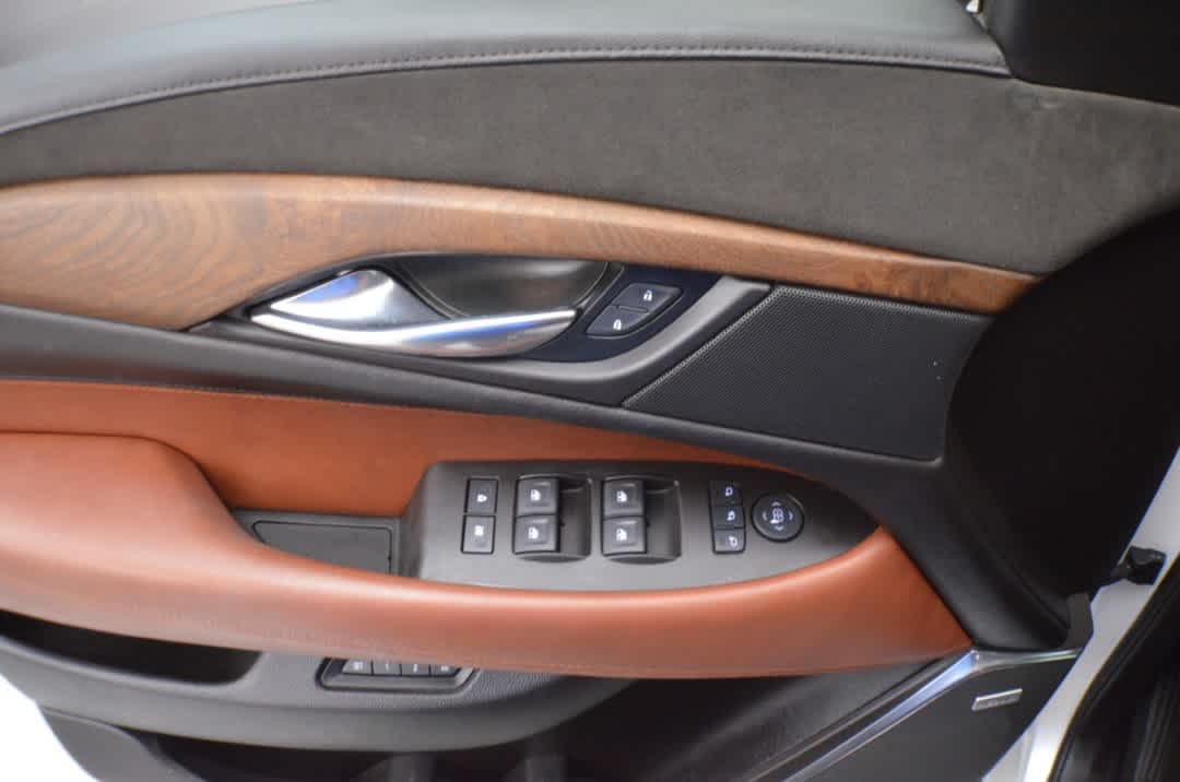 Thumbnail: 2016 Cadillac Escalade - 20