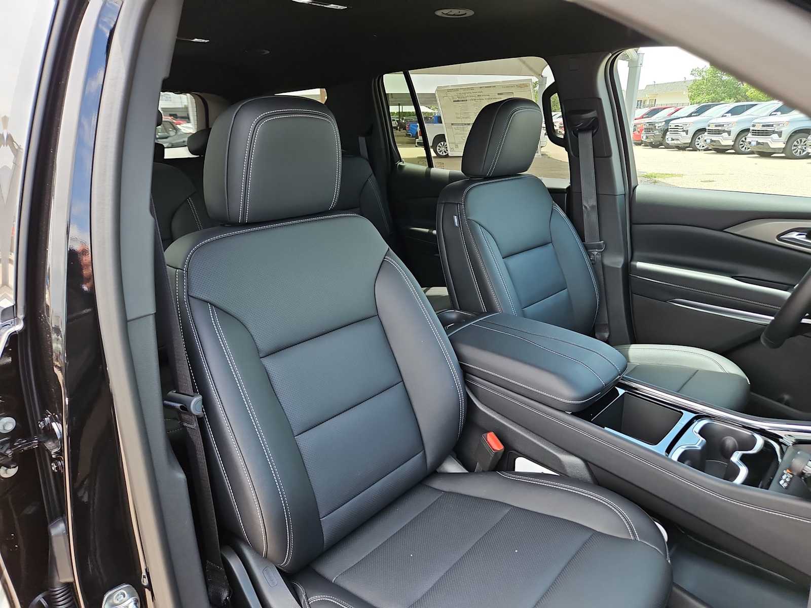 Thumbnail: 2025 Chevrolet Traverse - 13