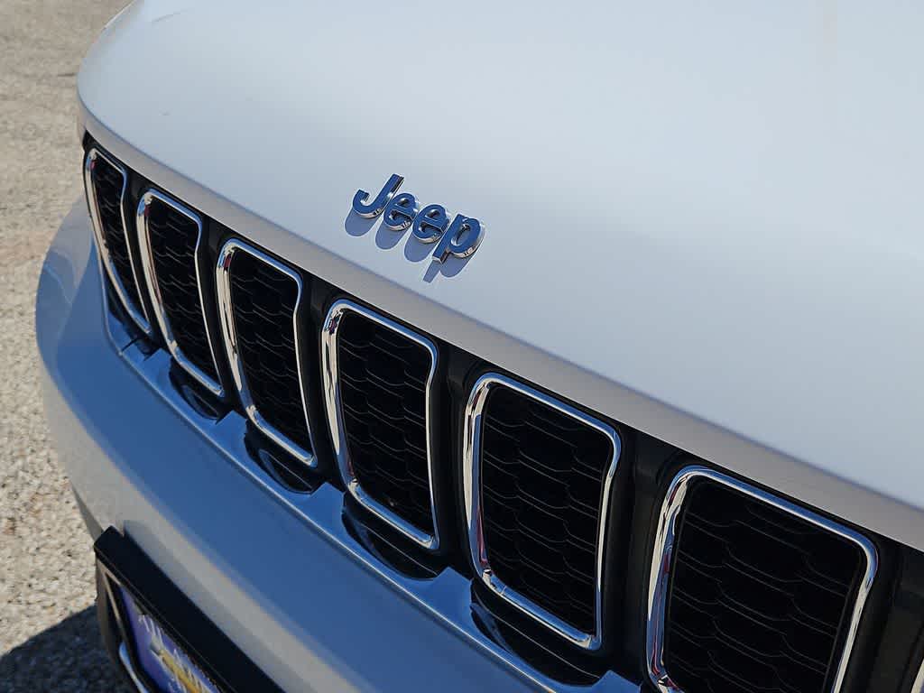 Thumbnail: 2024 Jeep Grand Cherokee - 13