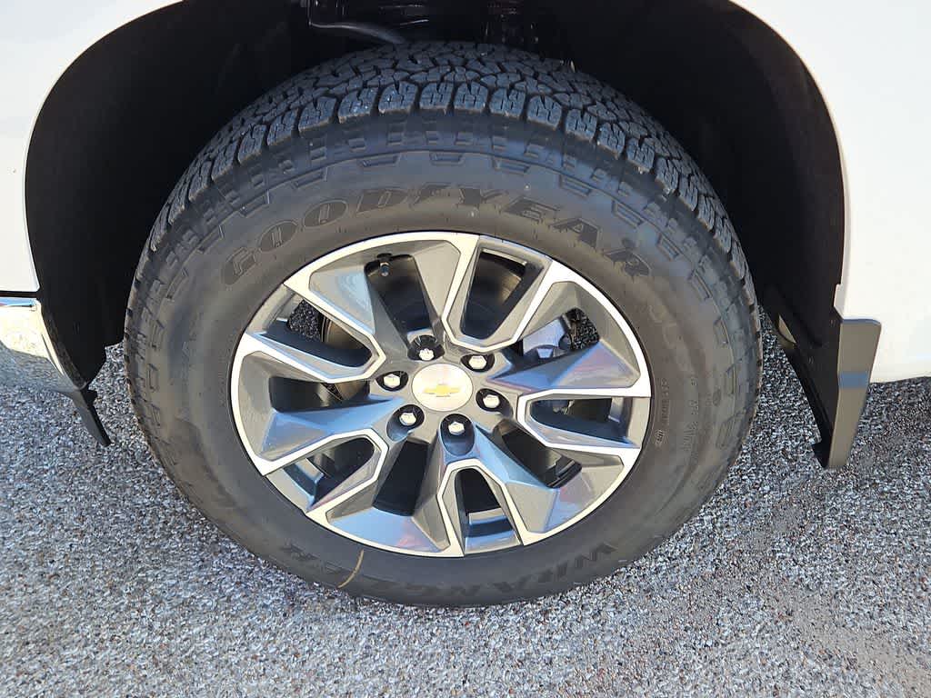 Thumbnail: 2026 Chevrolet Silverado 1500 - 12