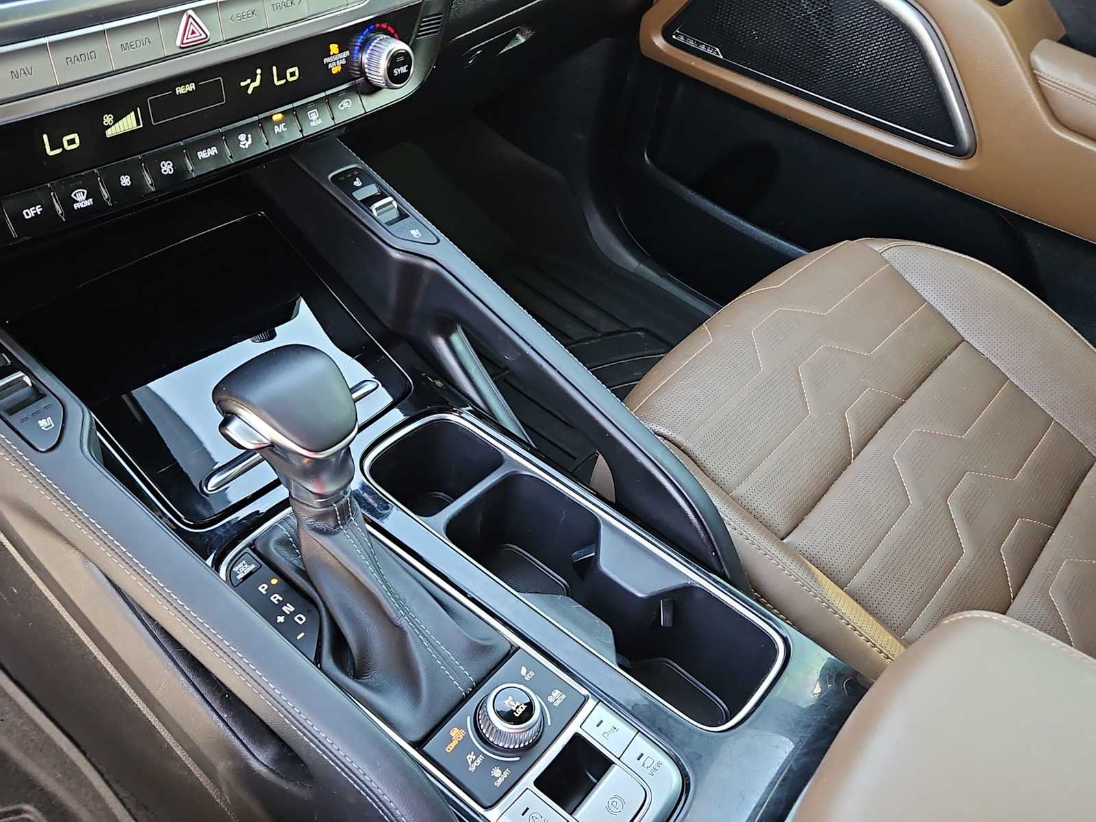 Thumbnail: 2022 Kia Telluride - 20