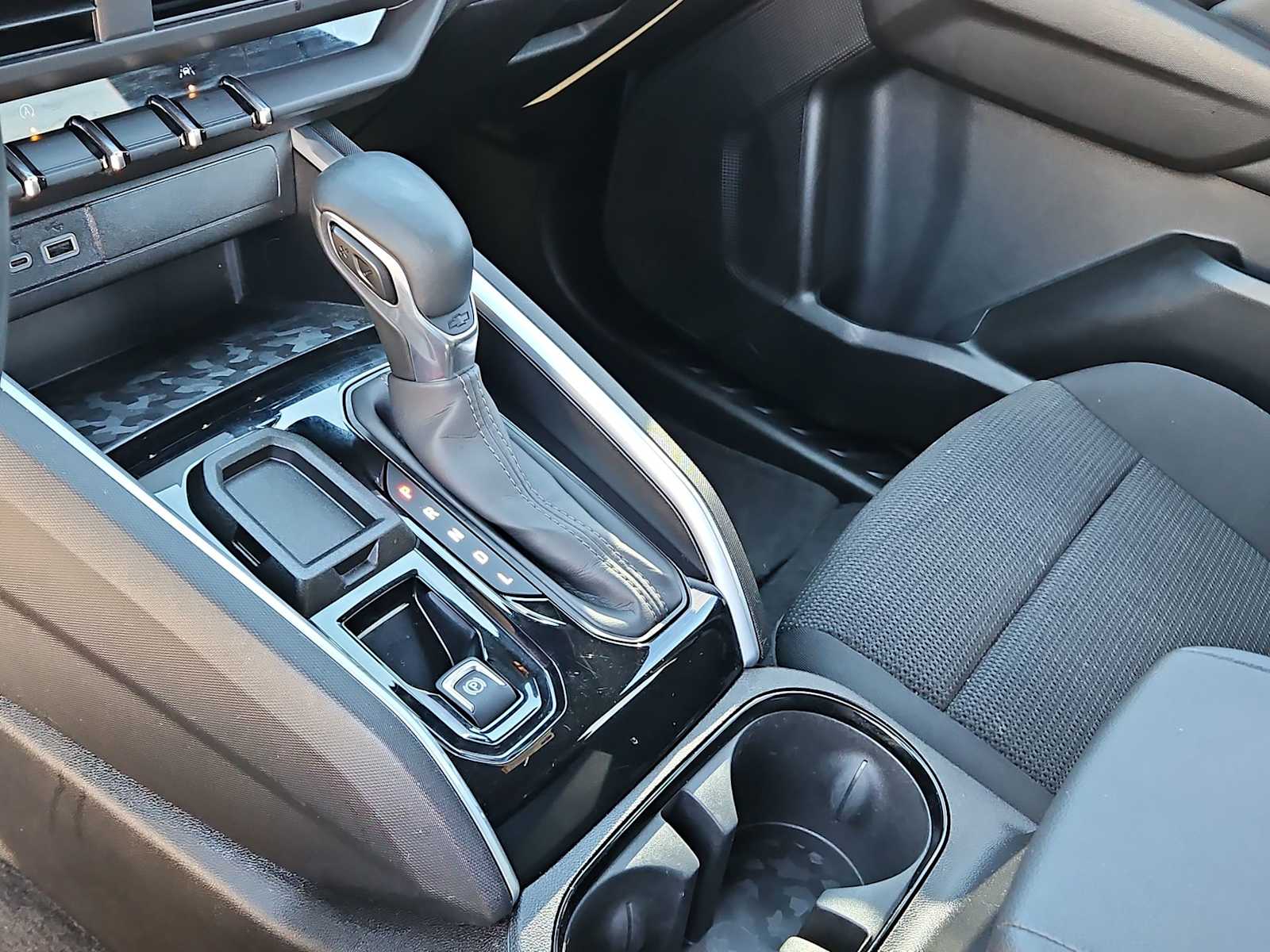 Thumbnail: 2023 Chevrolet Colorado - 20