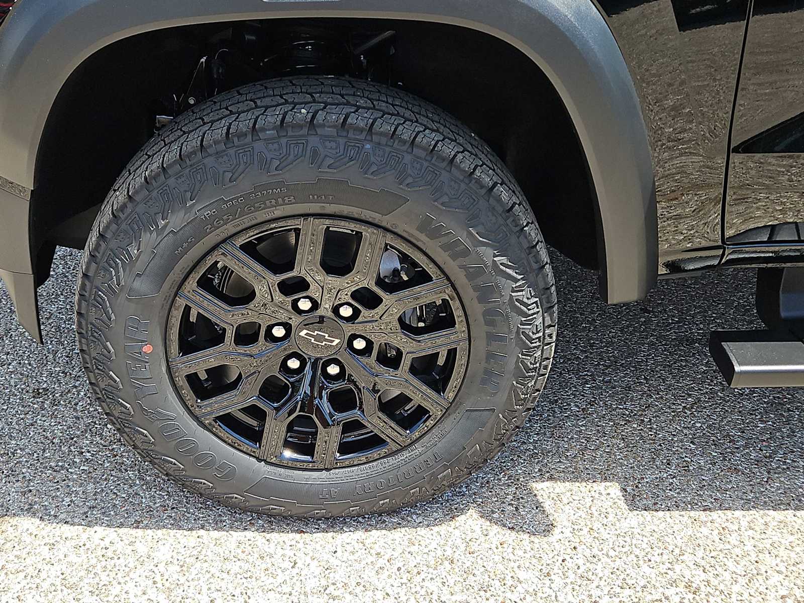 Thumbnail: 2026 Chevrolet Colorado - 16