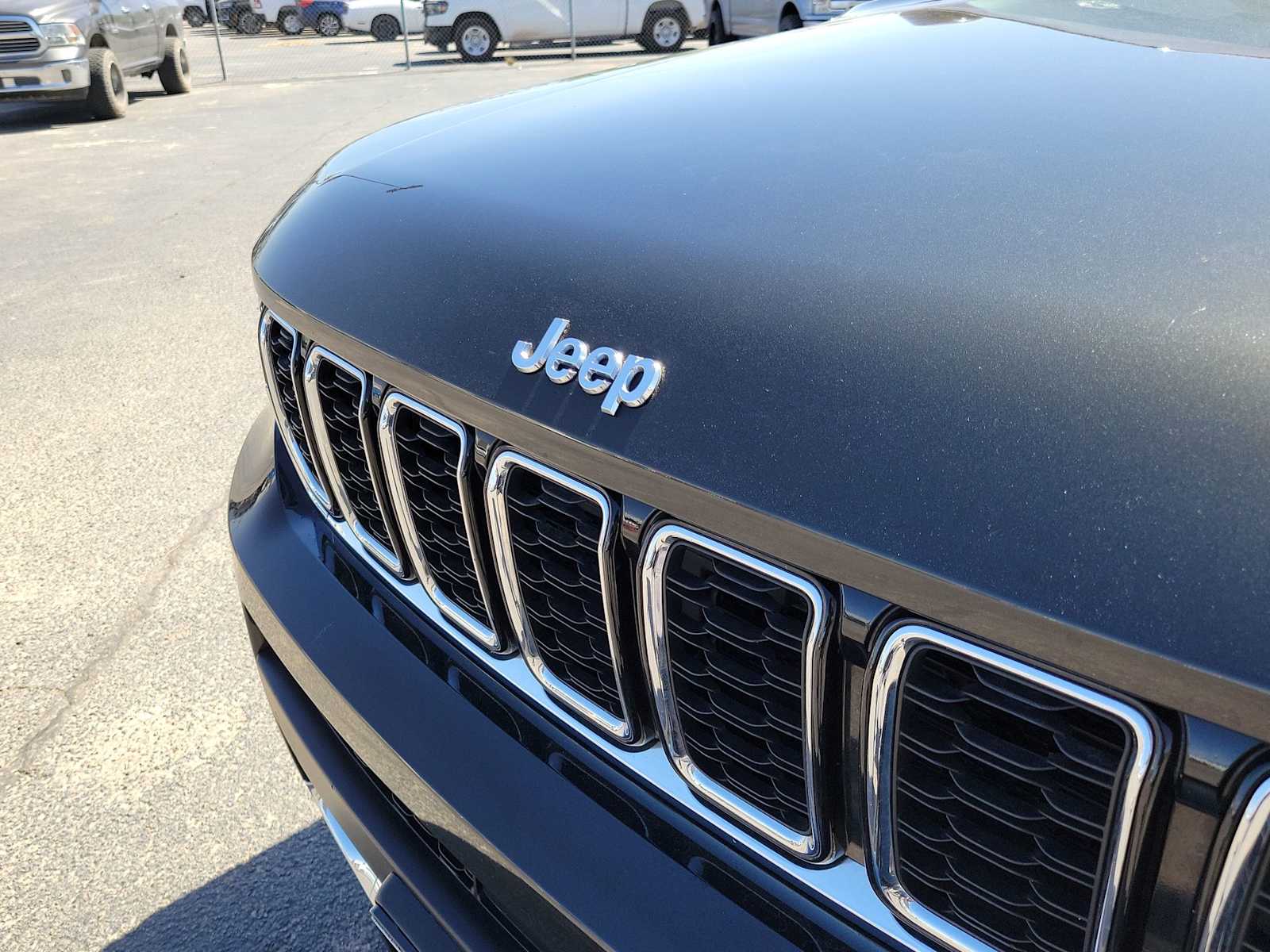 Thumbnail: 2023 Jeep Grand Cherokee - 17