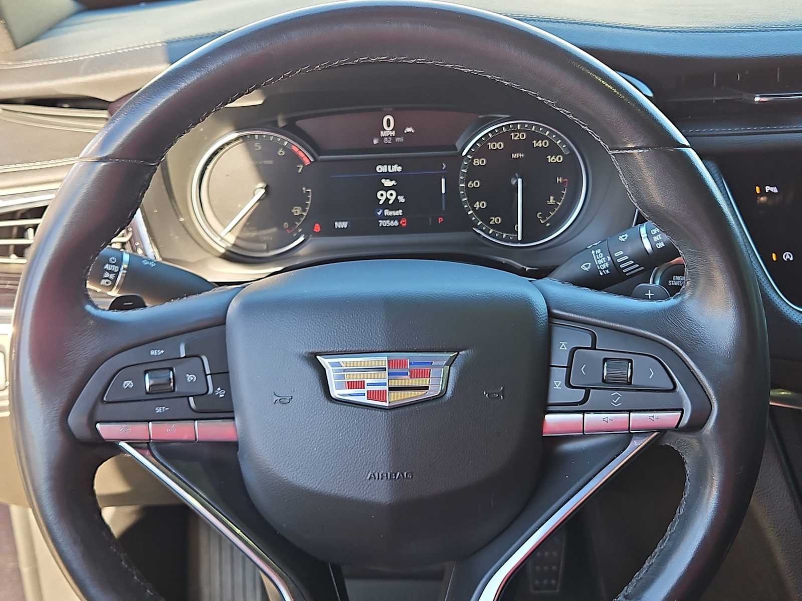 Thumbnail: 2022 Cadillac XT6 - 19