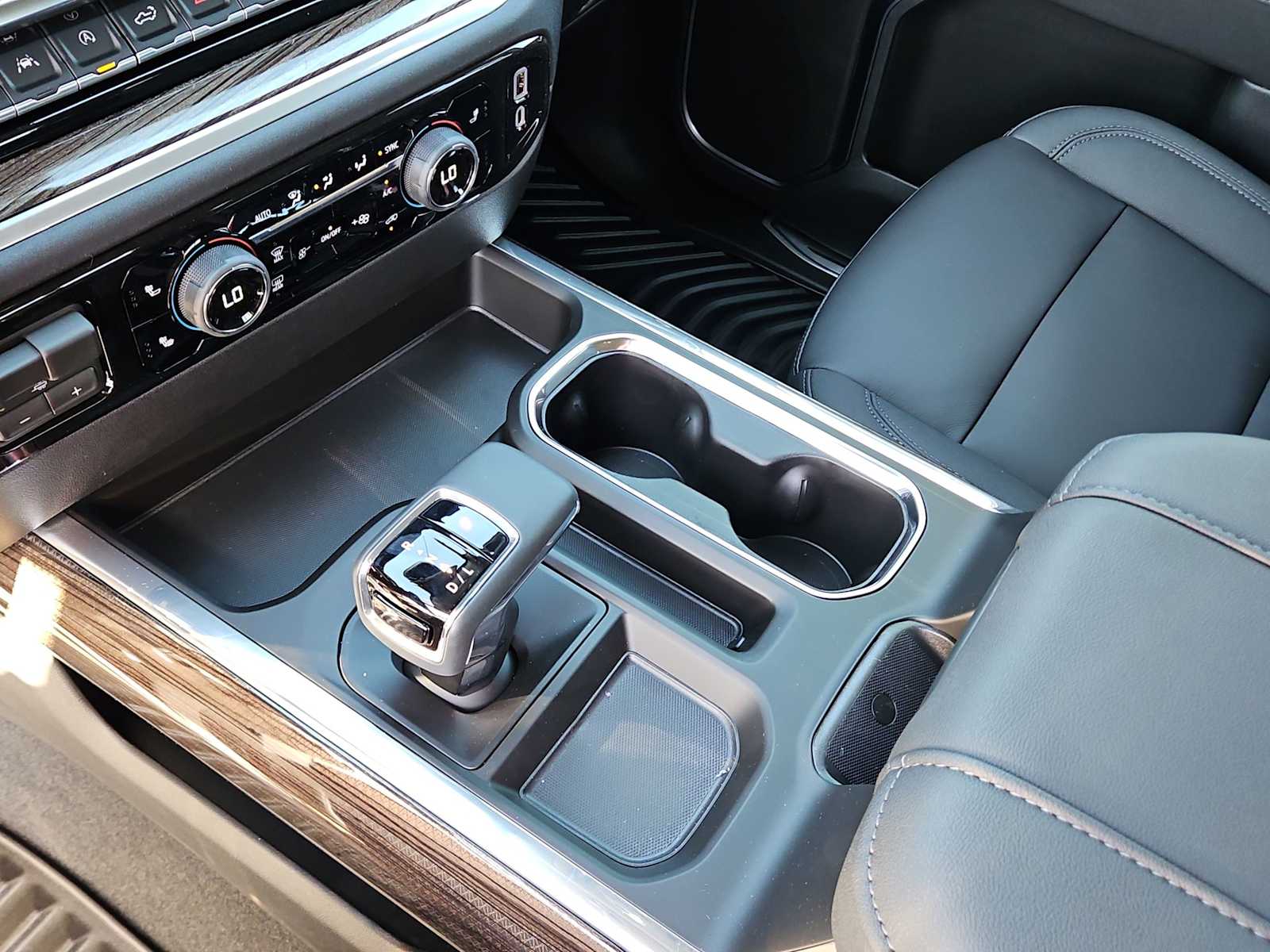 Thumbnail: 2026 Chevrolet Silverado 1500 - 20