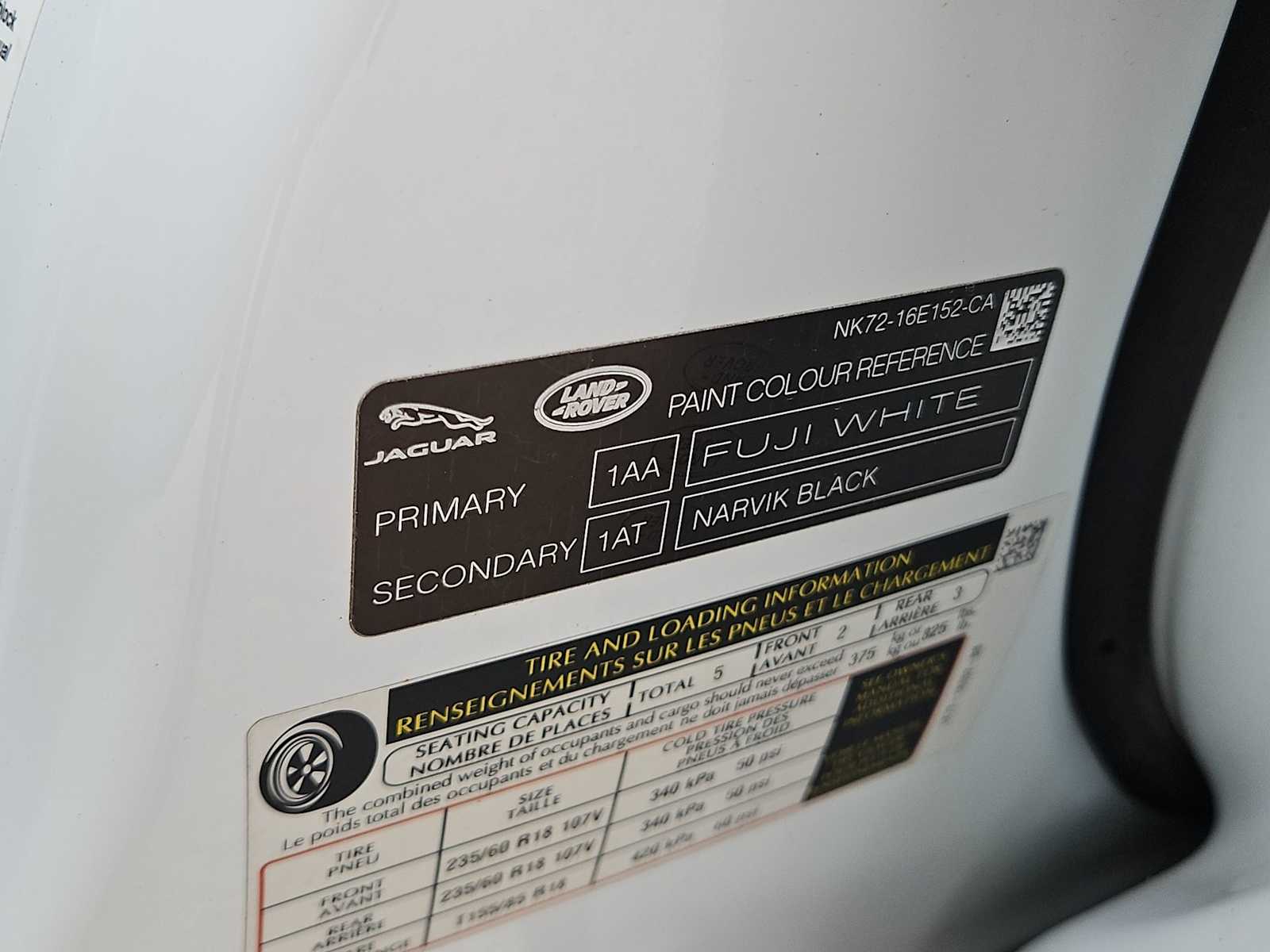 Thumbnail: 2022 Land Rover Discovery Sport - 25