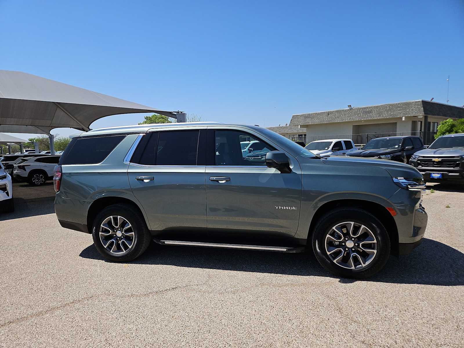 Thumbnail: 2024 Chevrolet Tahoe - 9