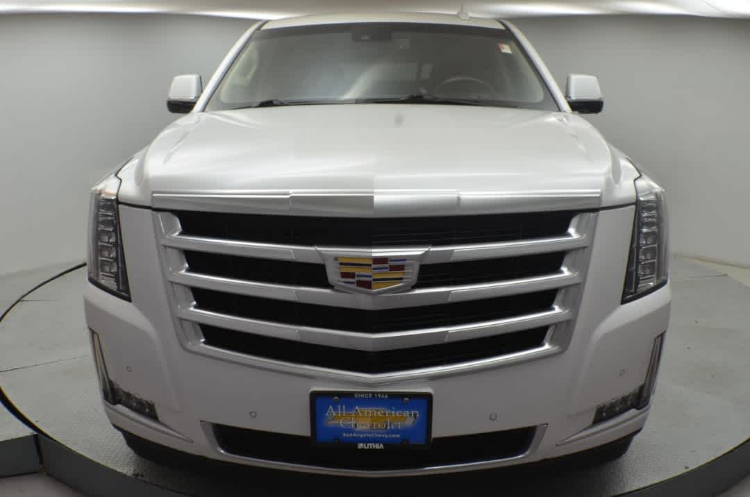 Thumbnail: 2016 Cadillac Escalade - 3