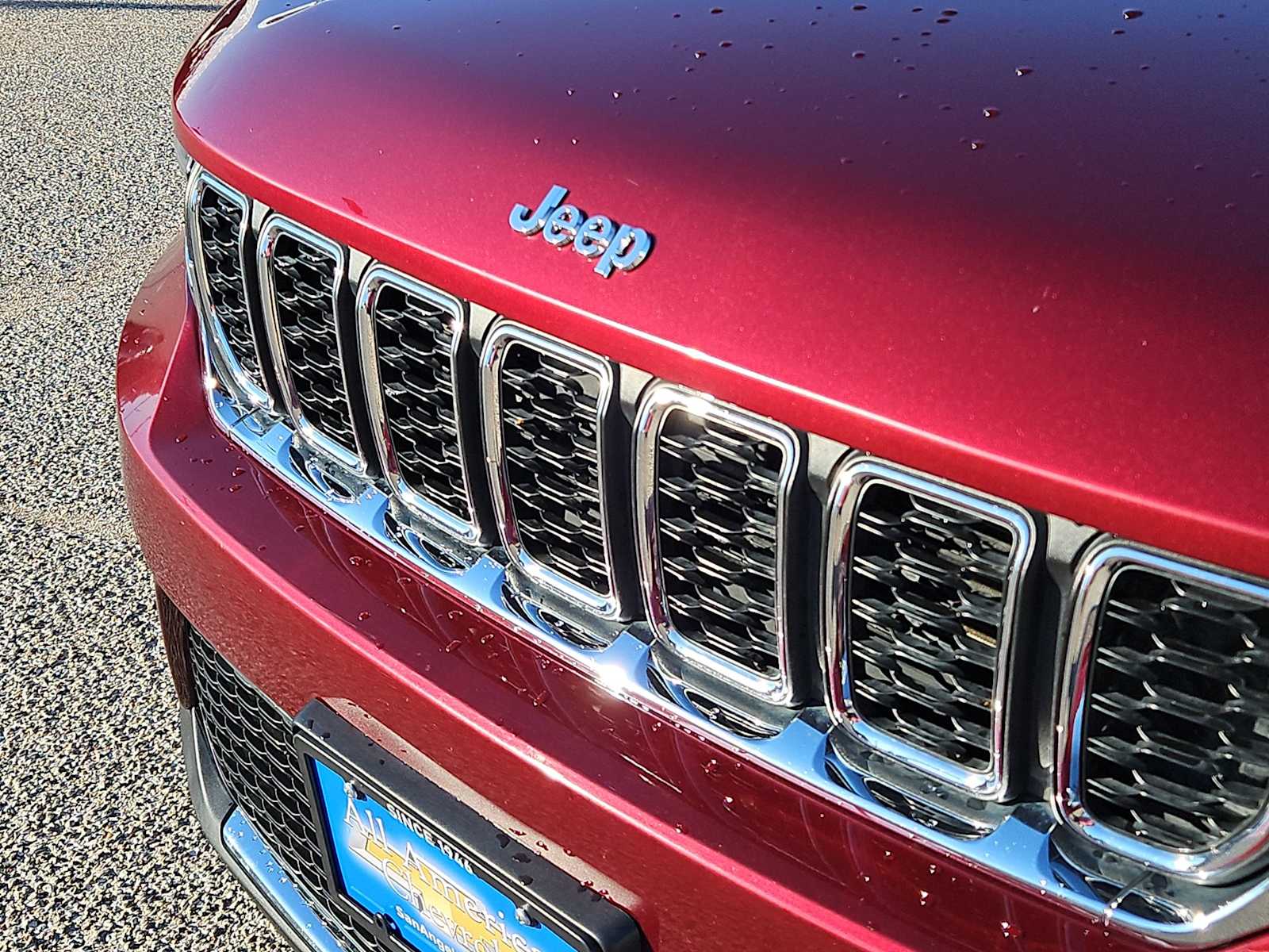 Thumbnail: 2023 Jeep Grand Cherokee - 14