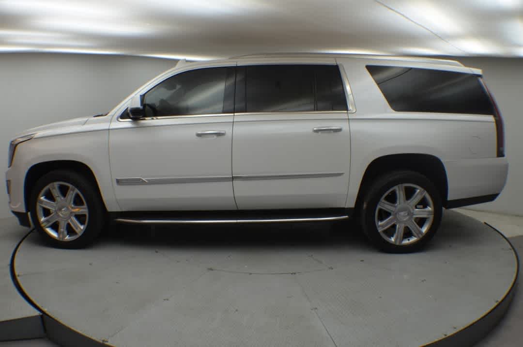 Thumbnail: 2016 Cadillac Escalade - 6