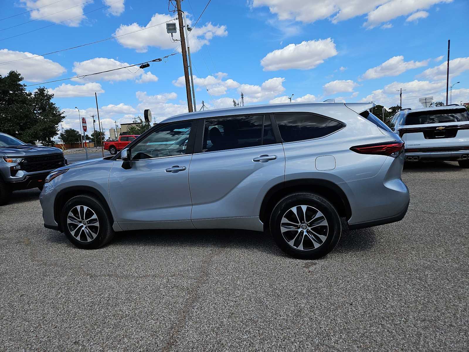 Thumbnail: 2023 Toyota Highlander - 5