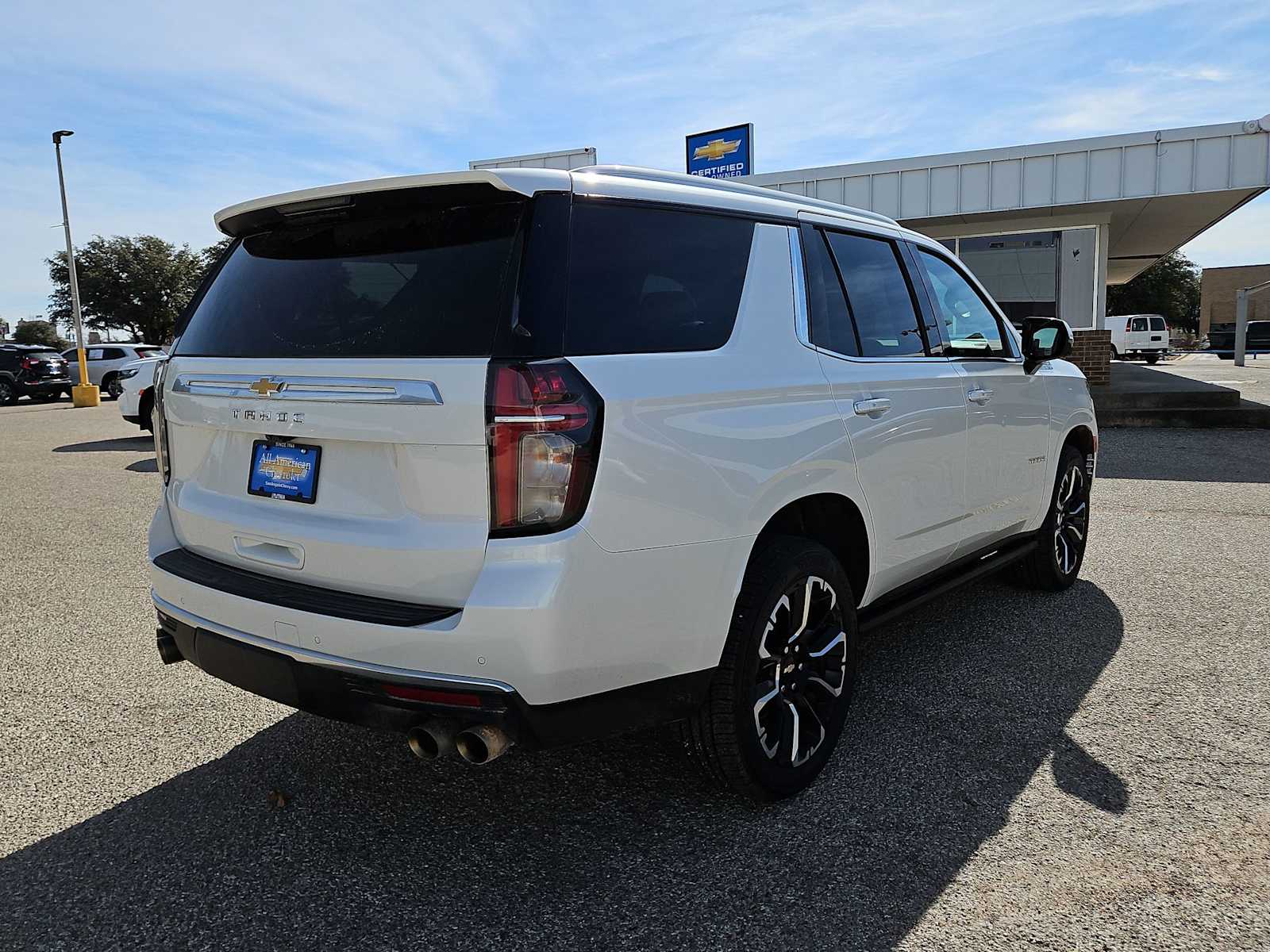 Thumbnail: 2023 Chevrolet Tahoe - 8