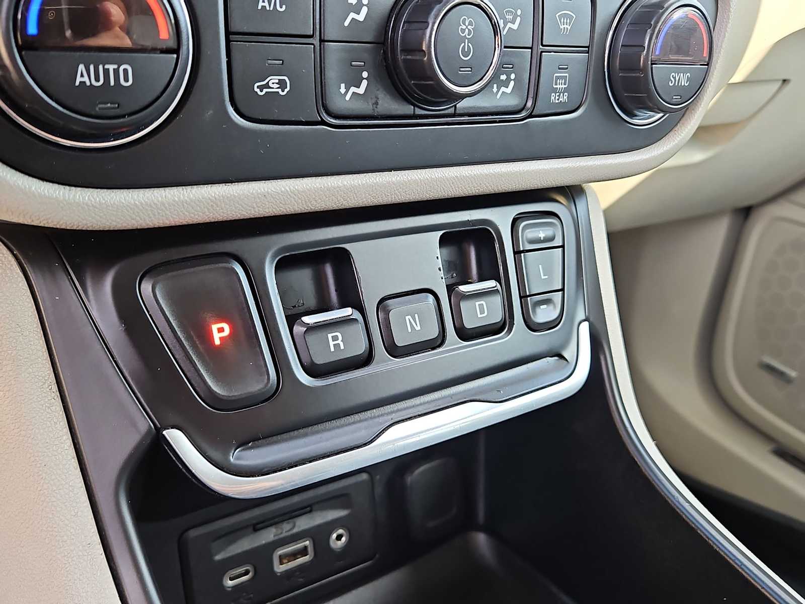 Thumbnail: 2020 GMC Terrain - 21