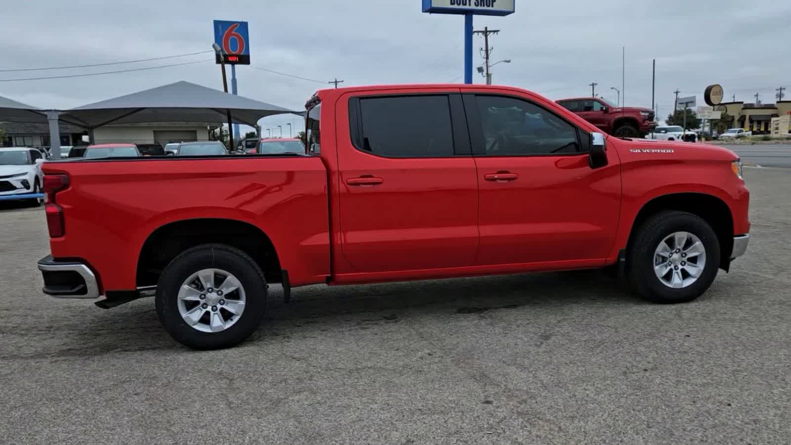 Thumbnail: 2024 Chevrolet Silverado 1500 - 8