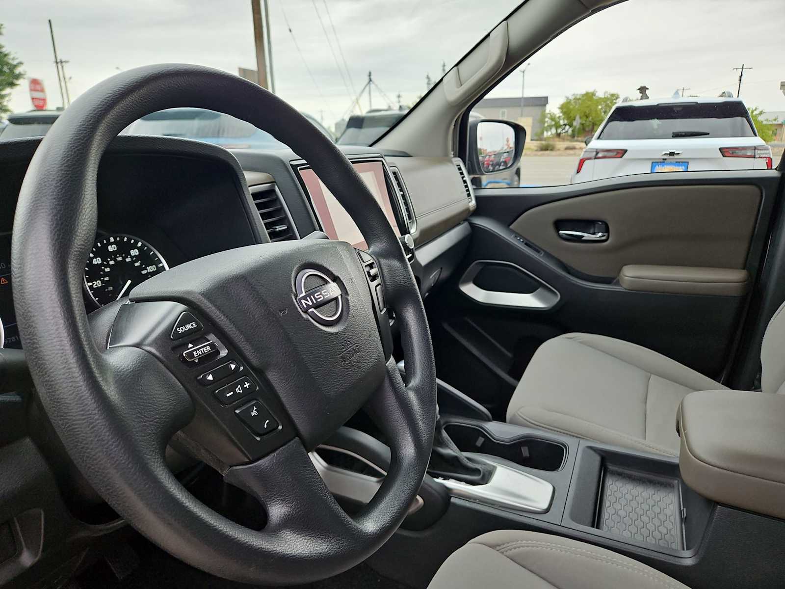 Thumbnail: 2022 Nissan Frontier - 10