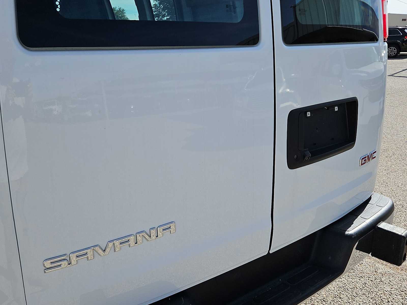 Thumbnail: 2024 GMC Savana - 11