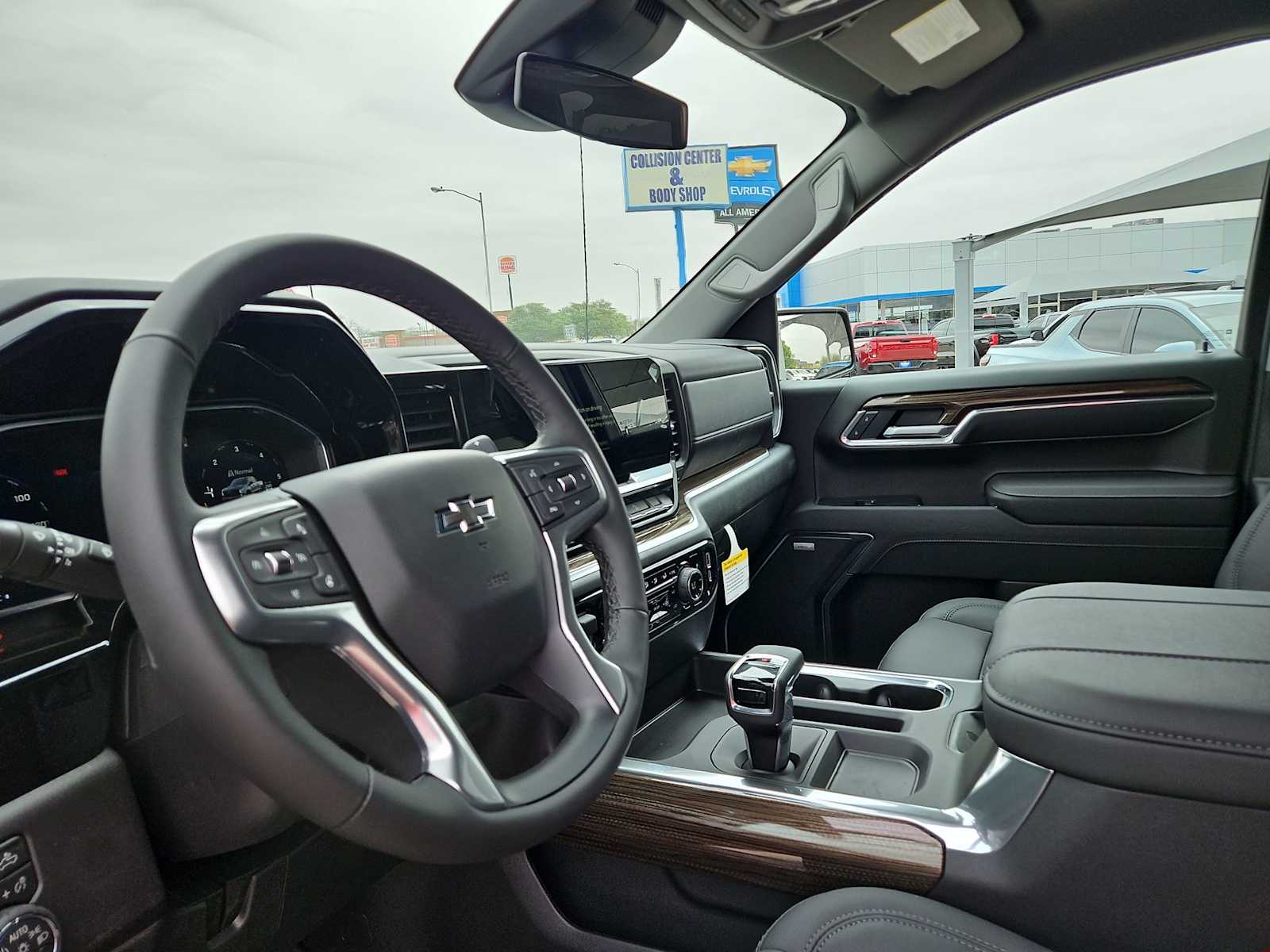 Thumbnail: 2026 Chevrolet Silverado 1500 - 10