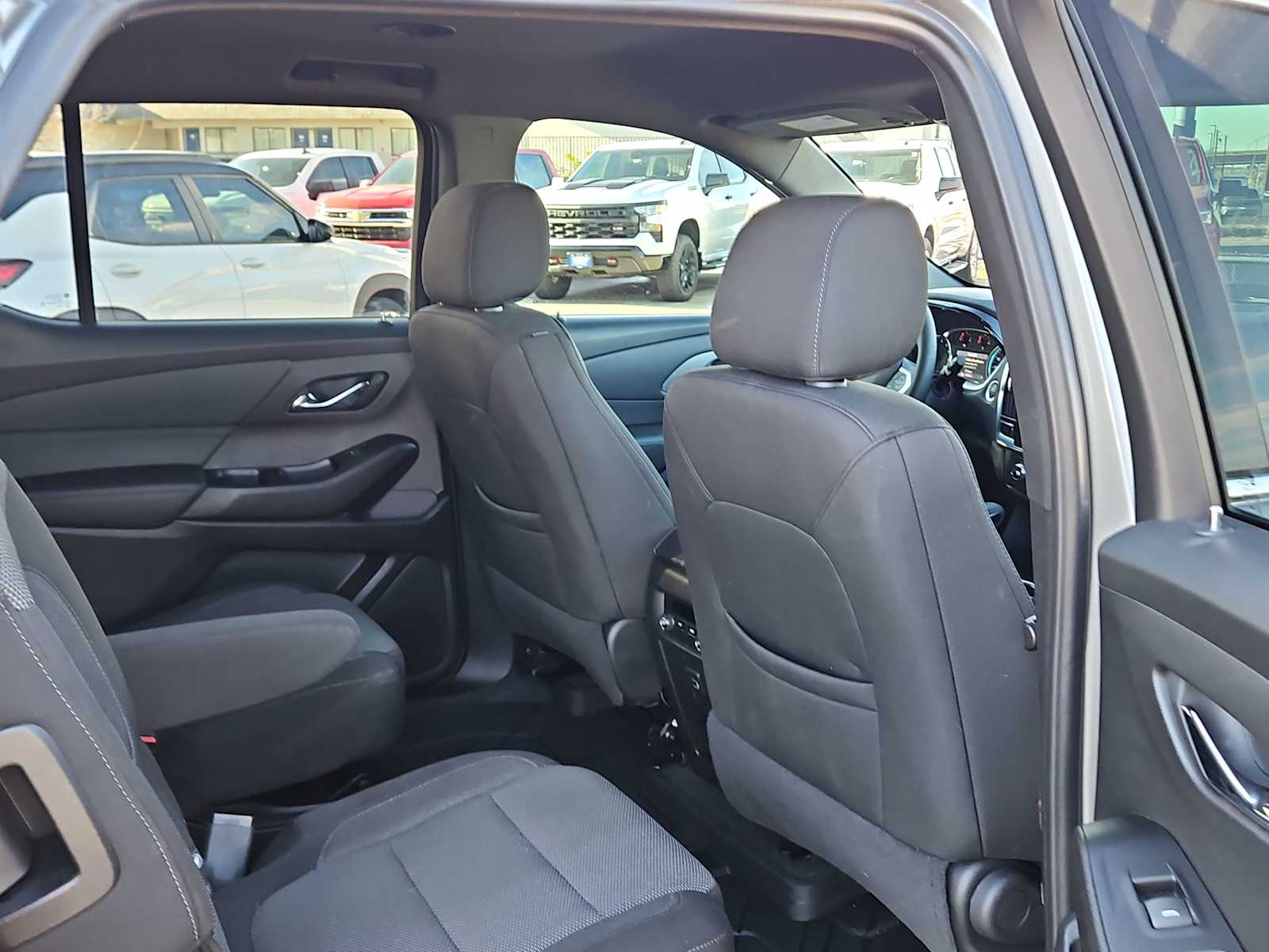 Thumbnail: 2023 Chevrolet Traverse - 17