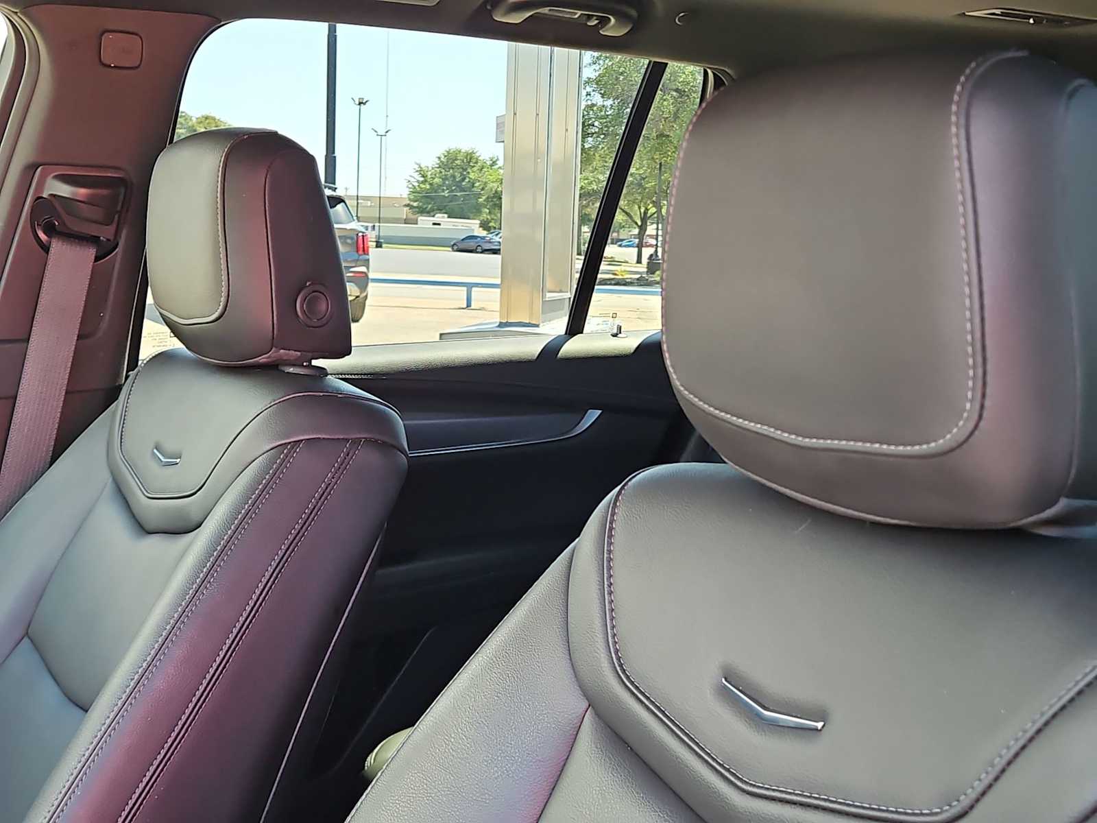 Thumbnail: 2025 Cadillac XT6 - 15