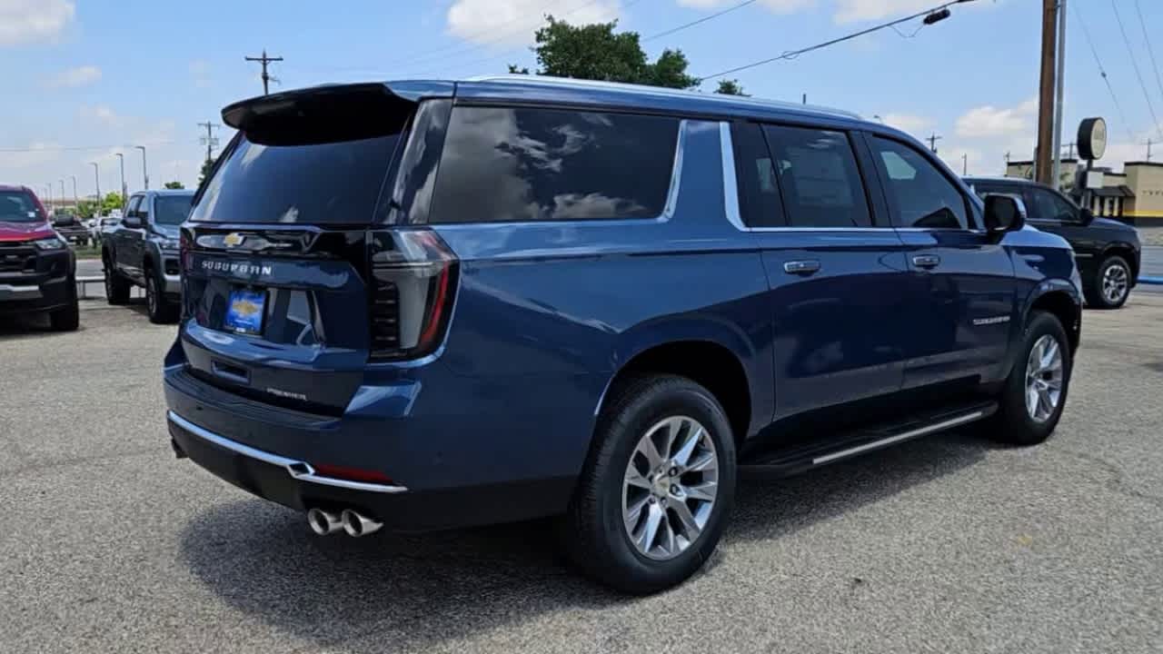 Thumbnail: 2025 Chevrolet Suburban - 7