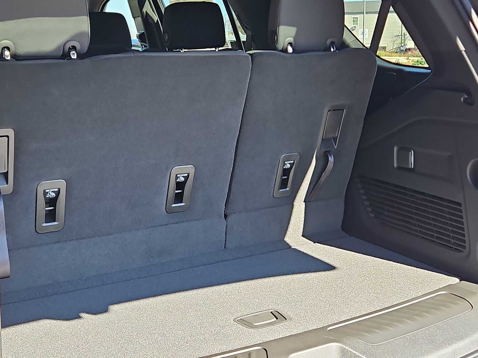 Thumbnail: 2026 Chevrolet Tahoe - 23