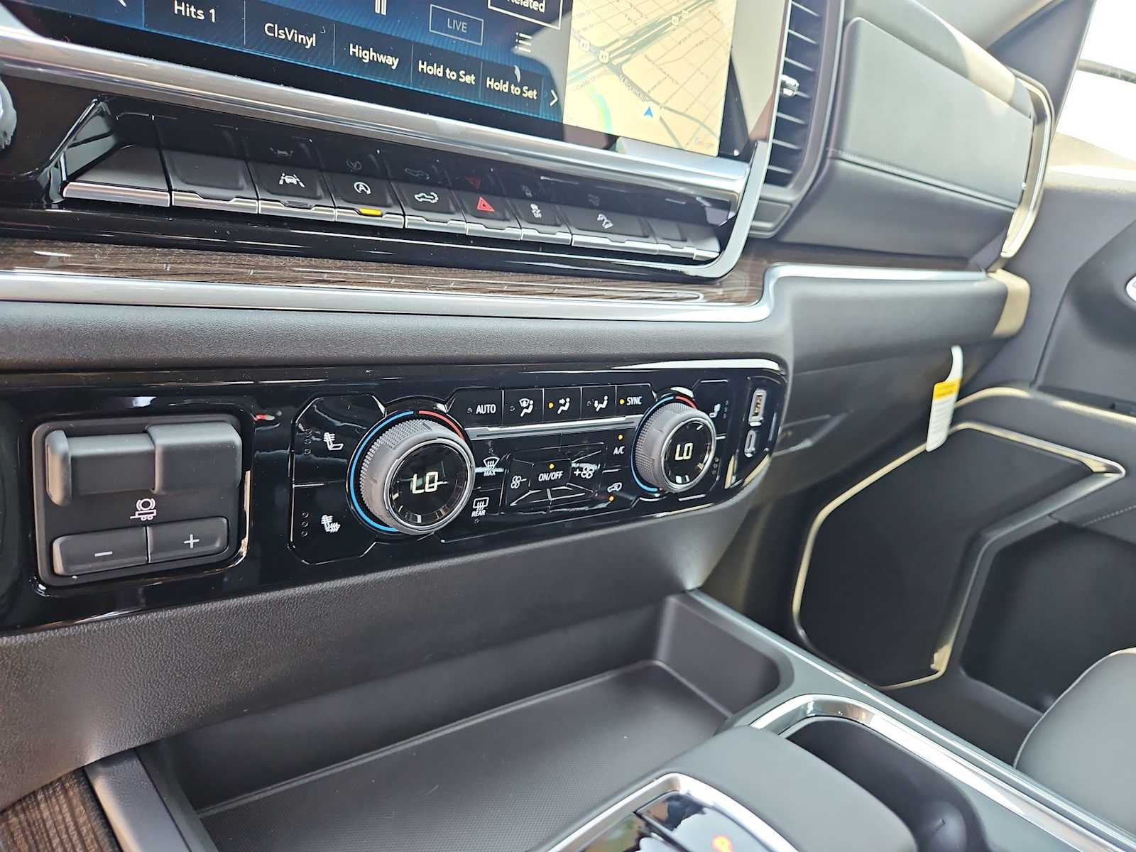 Thumbnail: 2025 Chevrolet Silverado 1500 - 28