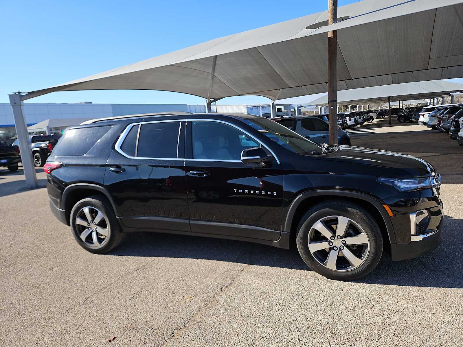 Thumbnail: 2022 Chevrolet Traverse - 9