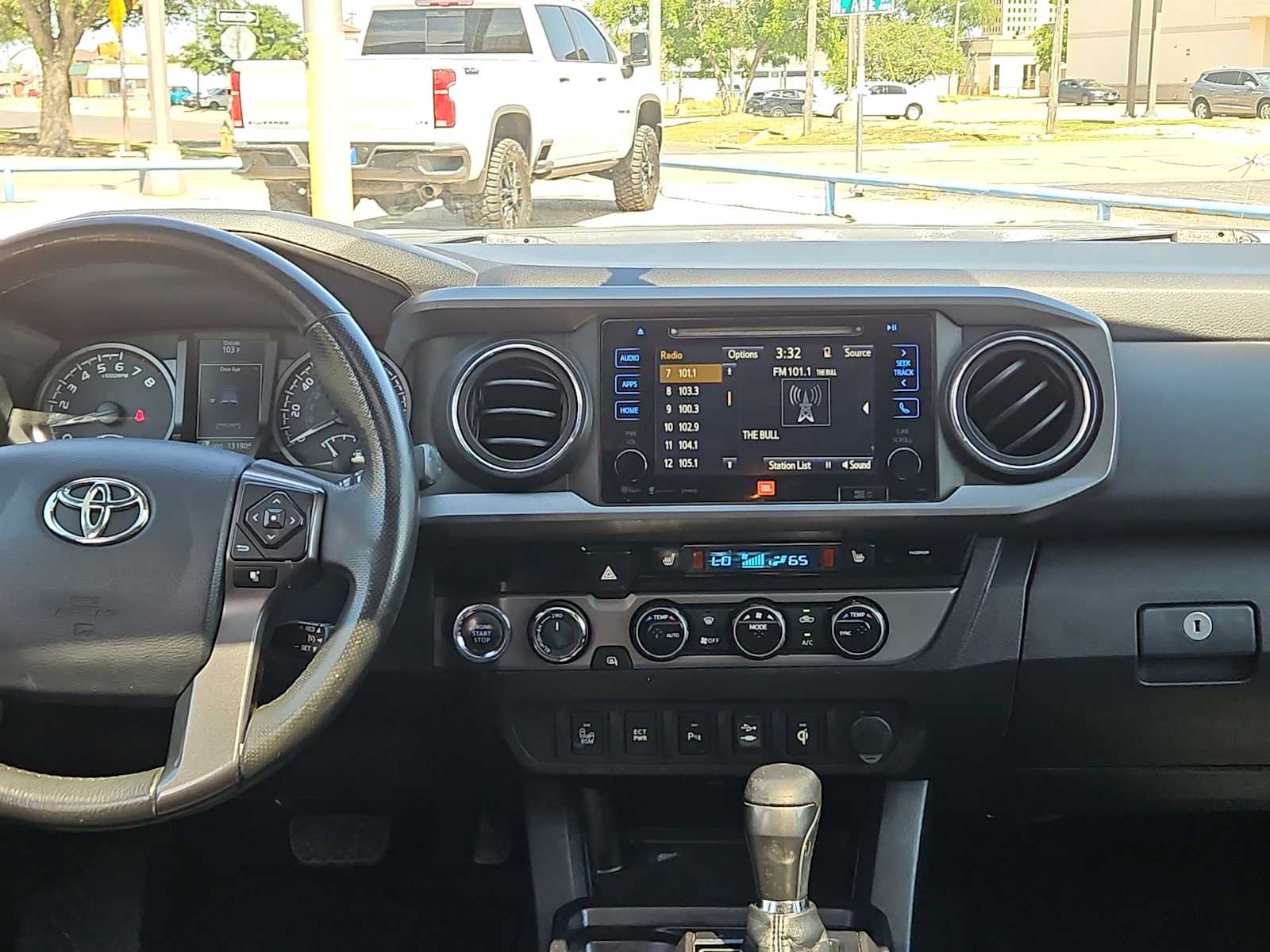 Thumbnail: 2017 Toyota Tacoma - 13