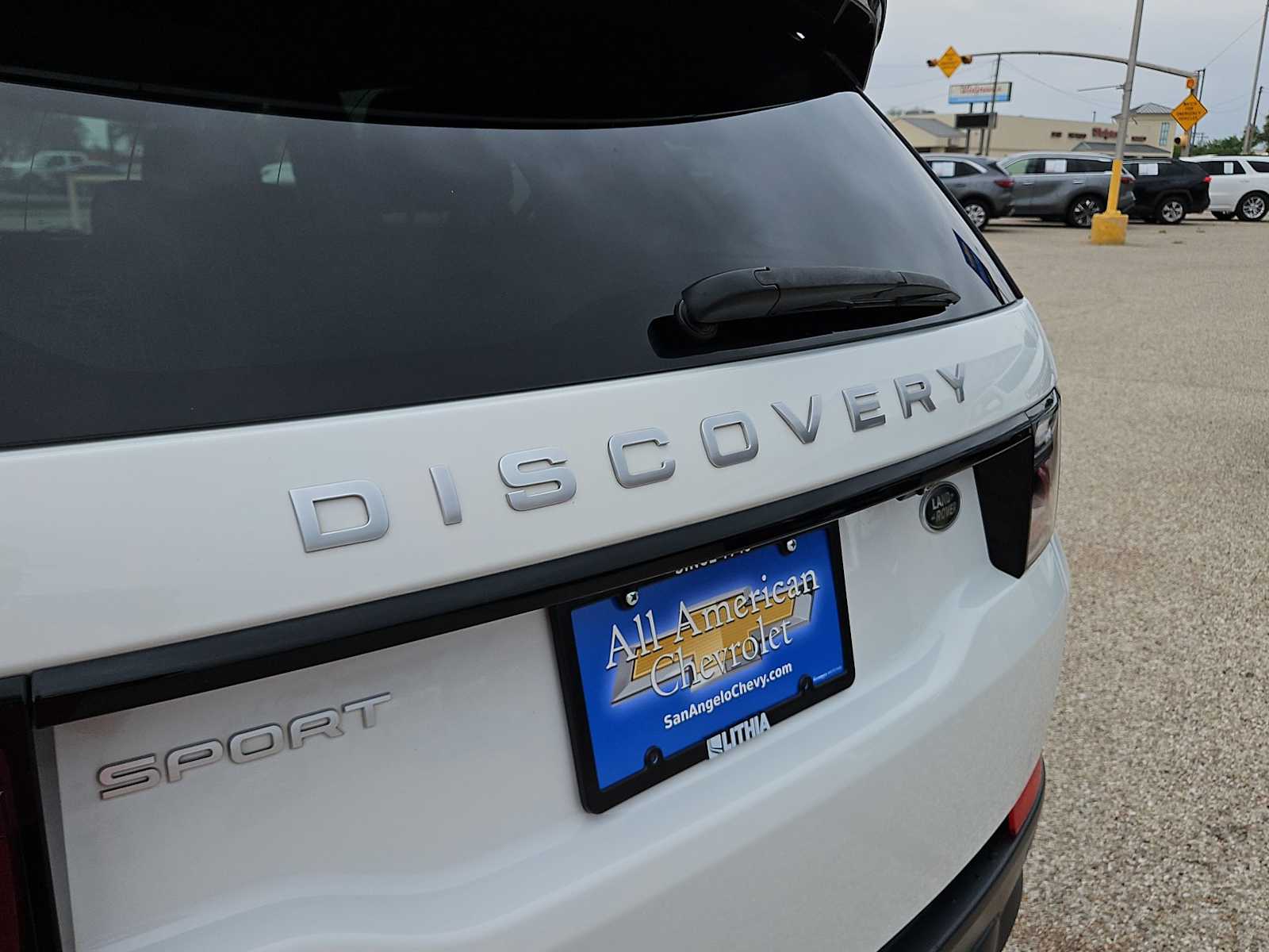 Thumbnail: 2022 Land Rover Discovery Sport - 11