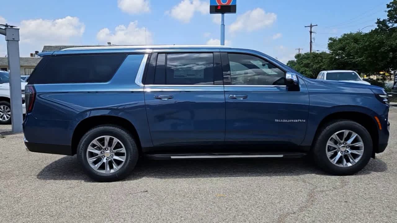 Thumbnail: 2025 Chevrolet Suburban - 8