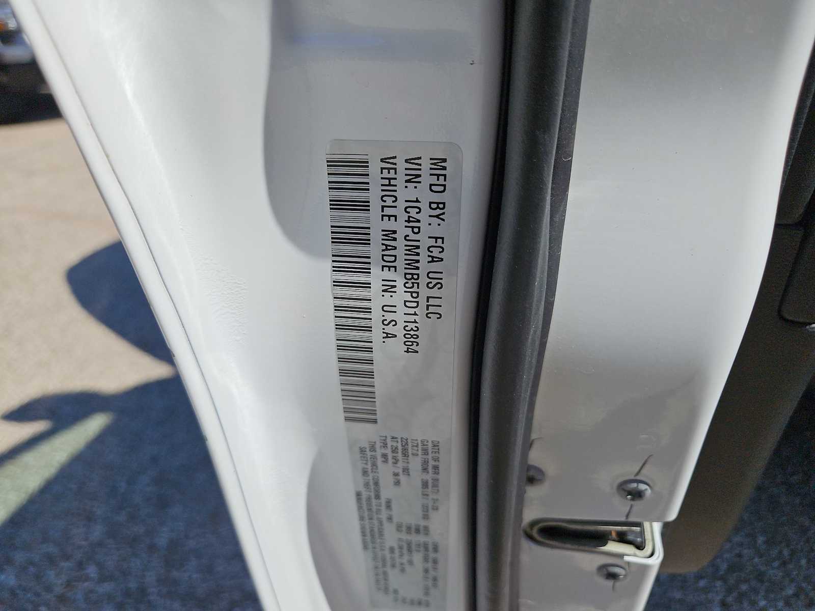 Thumbnail: 2023 Jeep Cherokee - 25