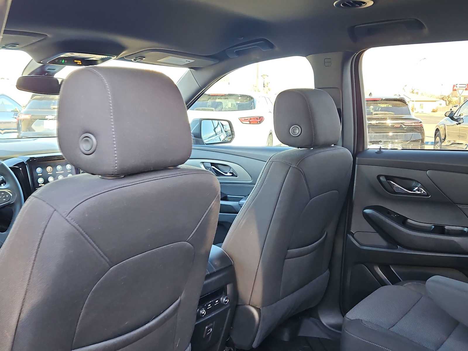 Thumbnail: 2023 Chevrolet Traverse - 16