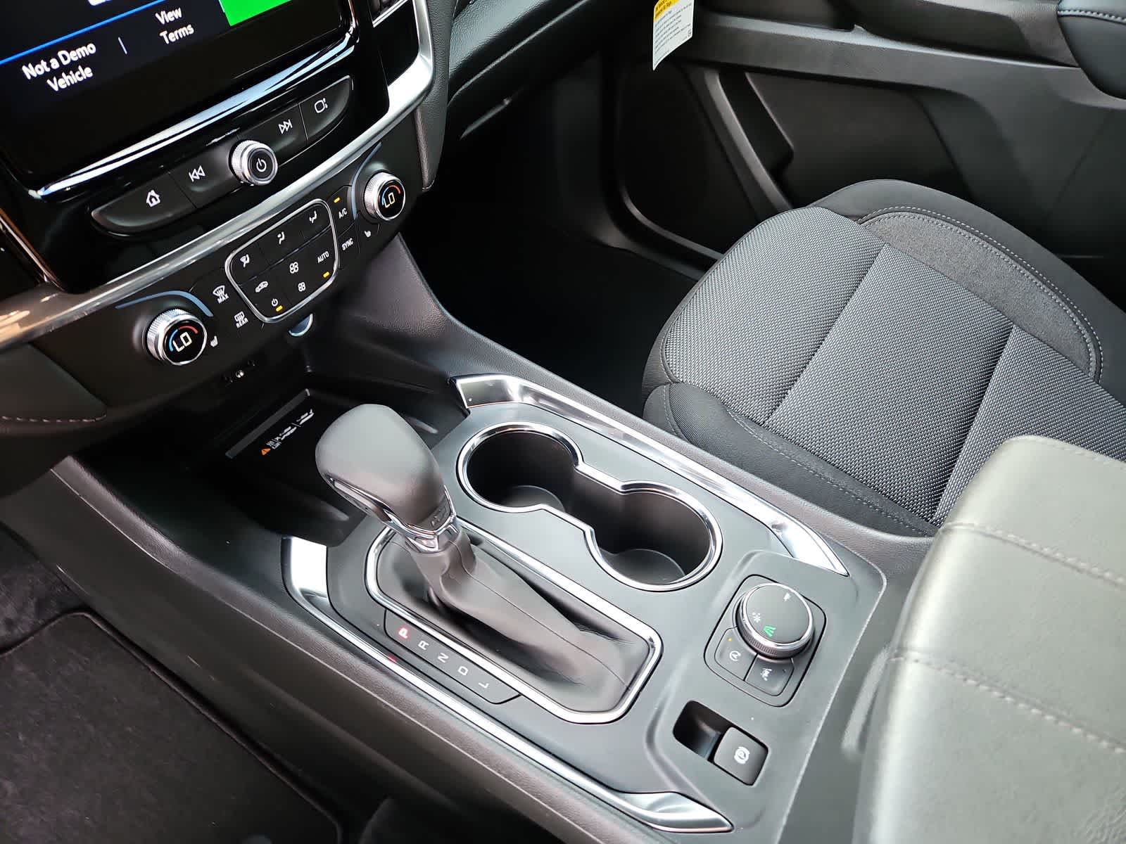 Thumbnail: 2023 Chevrolet Traverse - 24