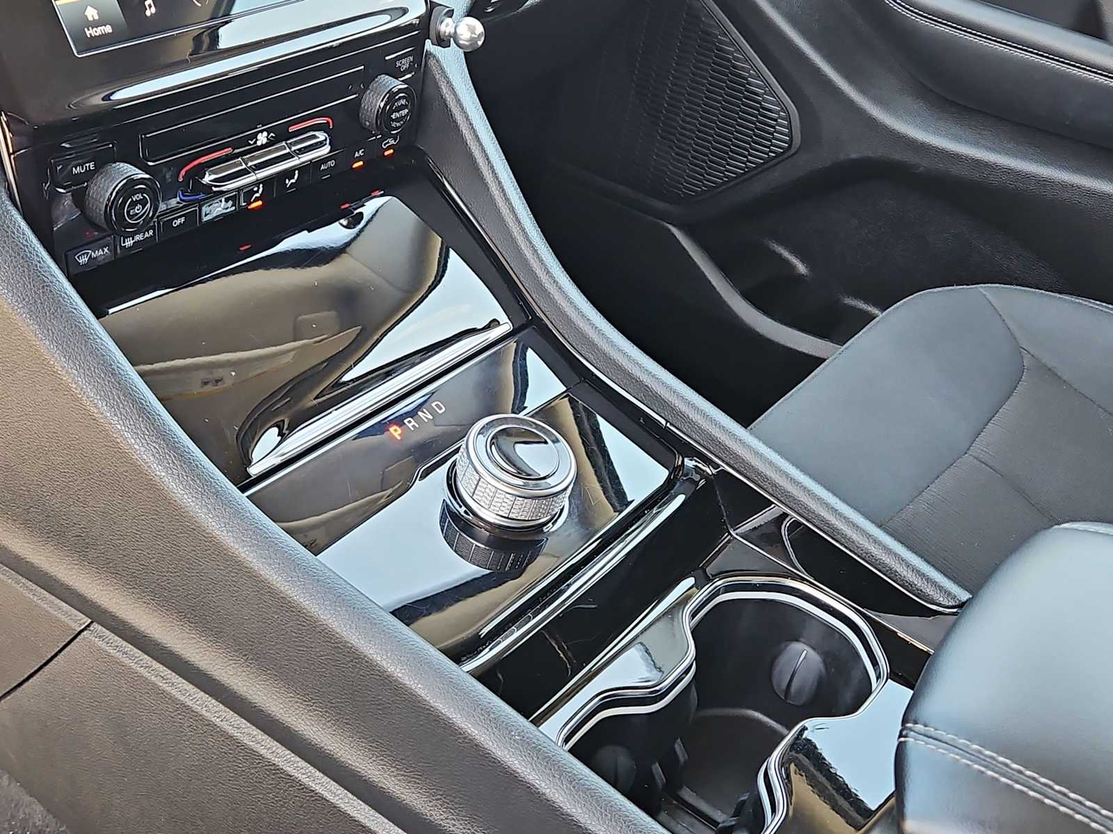 Thumbnail: 2023 Jeep Grand Cherokee - 20