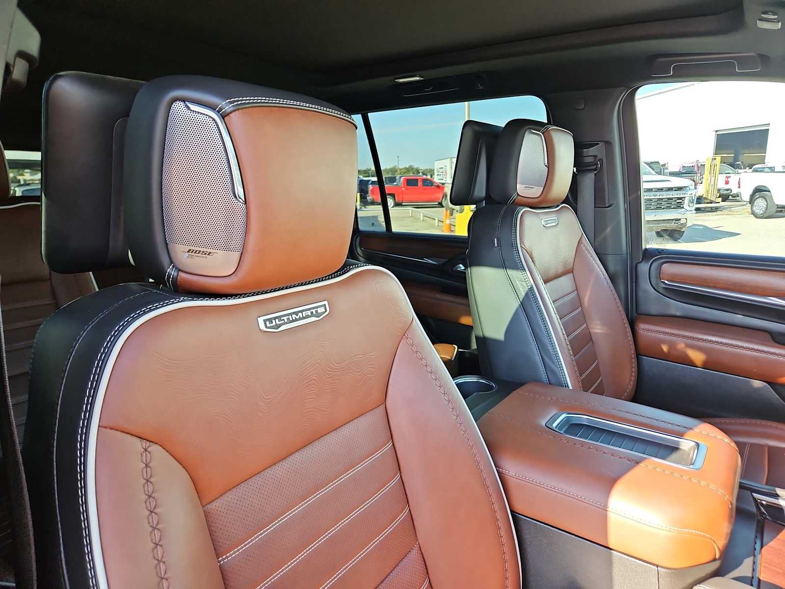 Thumbnail: 2023 GMC Yukon XL - 8