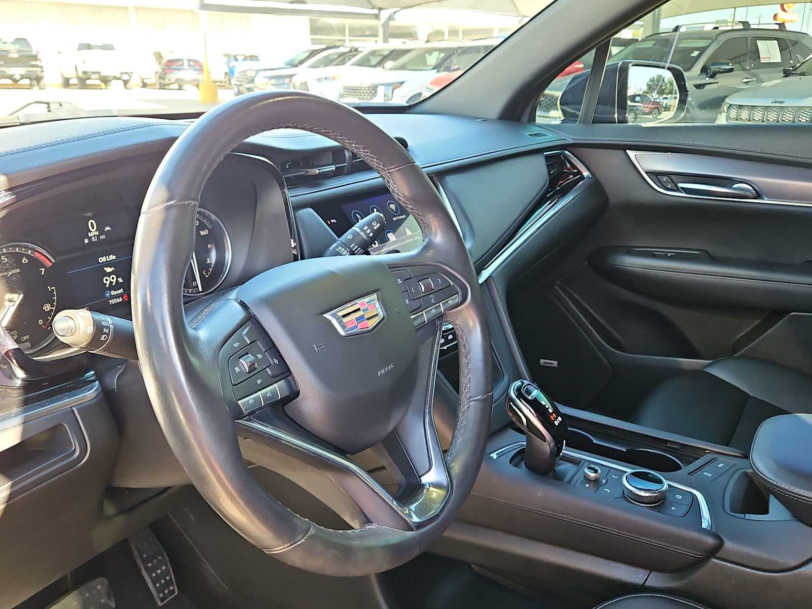 Thumbnail: 2022 Cadillac XT6 - 10